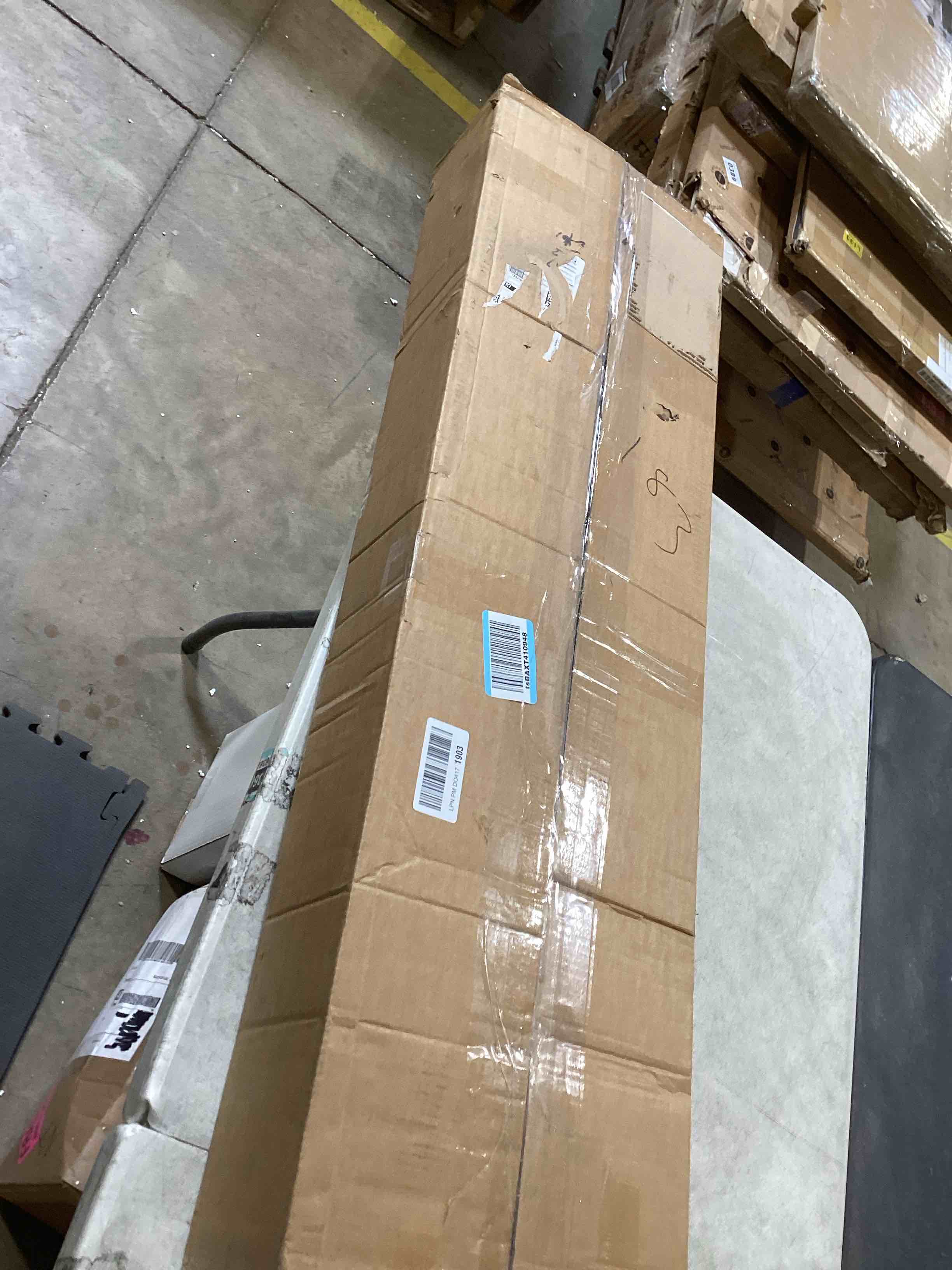 https://s3.amazonaws.com/lotting-images-prod/bidfta/GRA1586064_1742577192609.jpeg