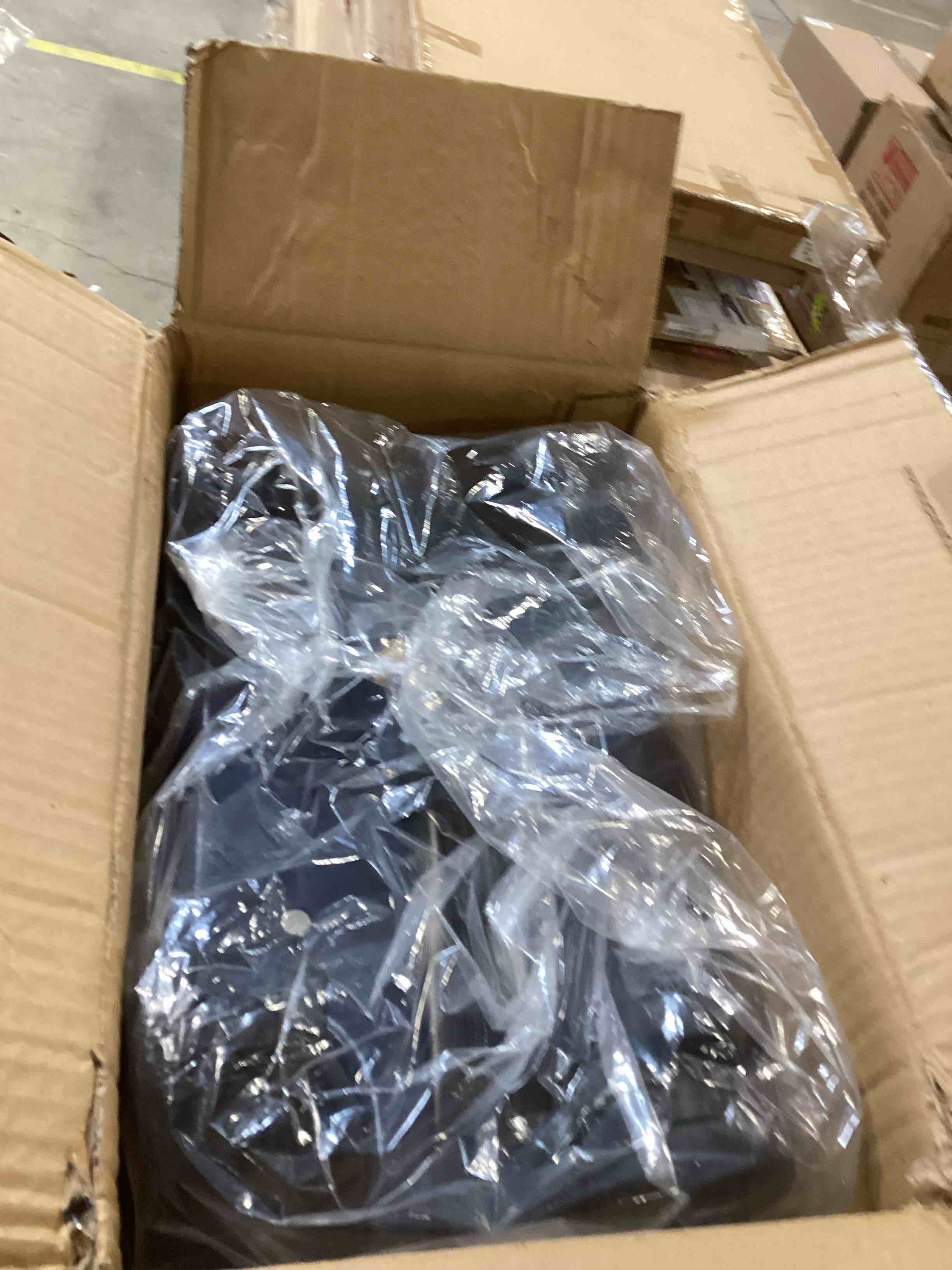 https://s3.amazonaws.com/lotting-images-prod/bidfta/GRA1586086_1742583170719.jpeg
