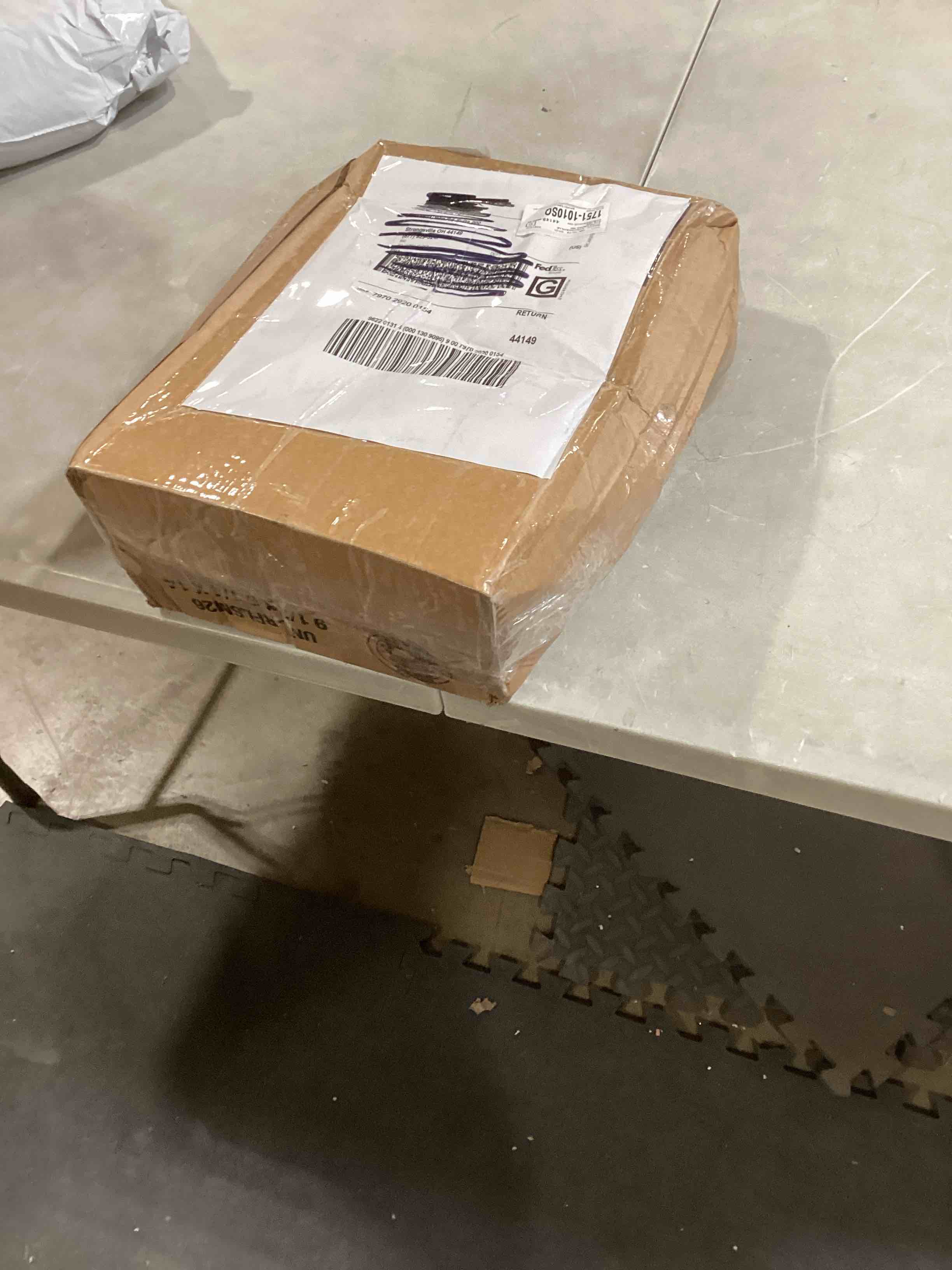 https://s3.amazonaws.com/lotting-images-prod/bidfta/GRA1588576_1738000107563.jpeg