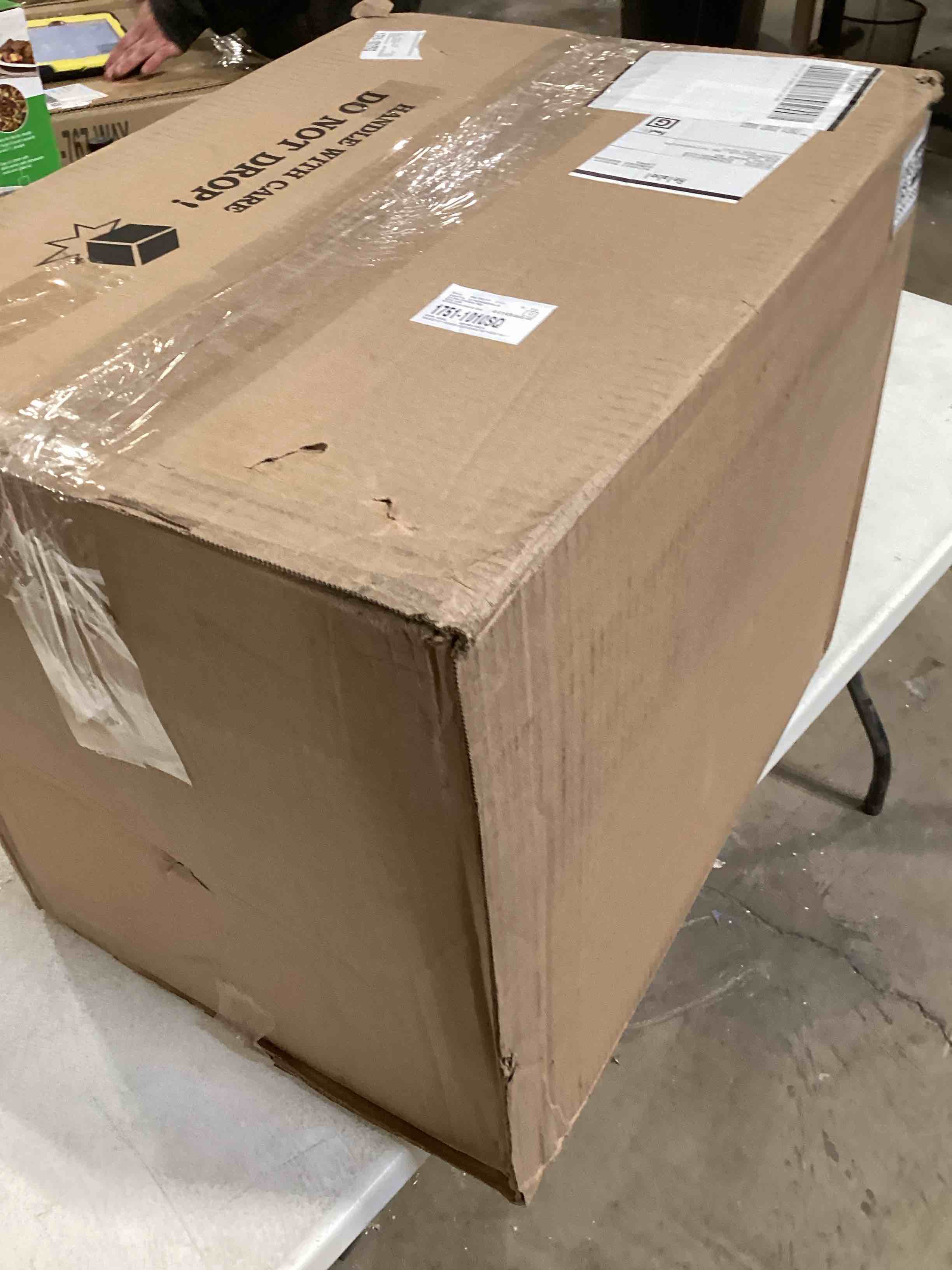 https://s3.amazonaws.com/lotting-images-prod/bidfta/GRA1588722_1738950940245.jpeg