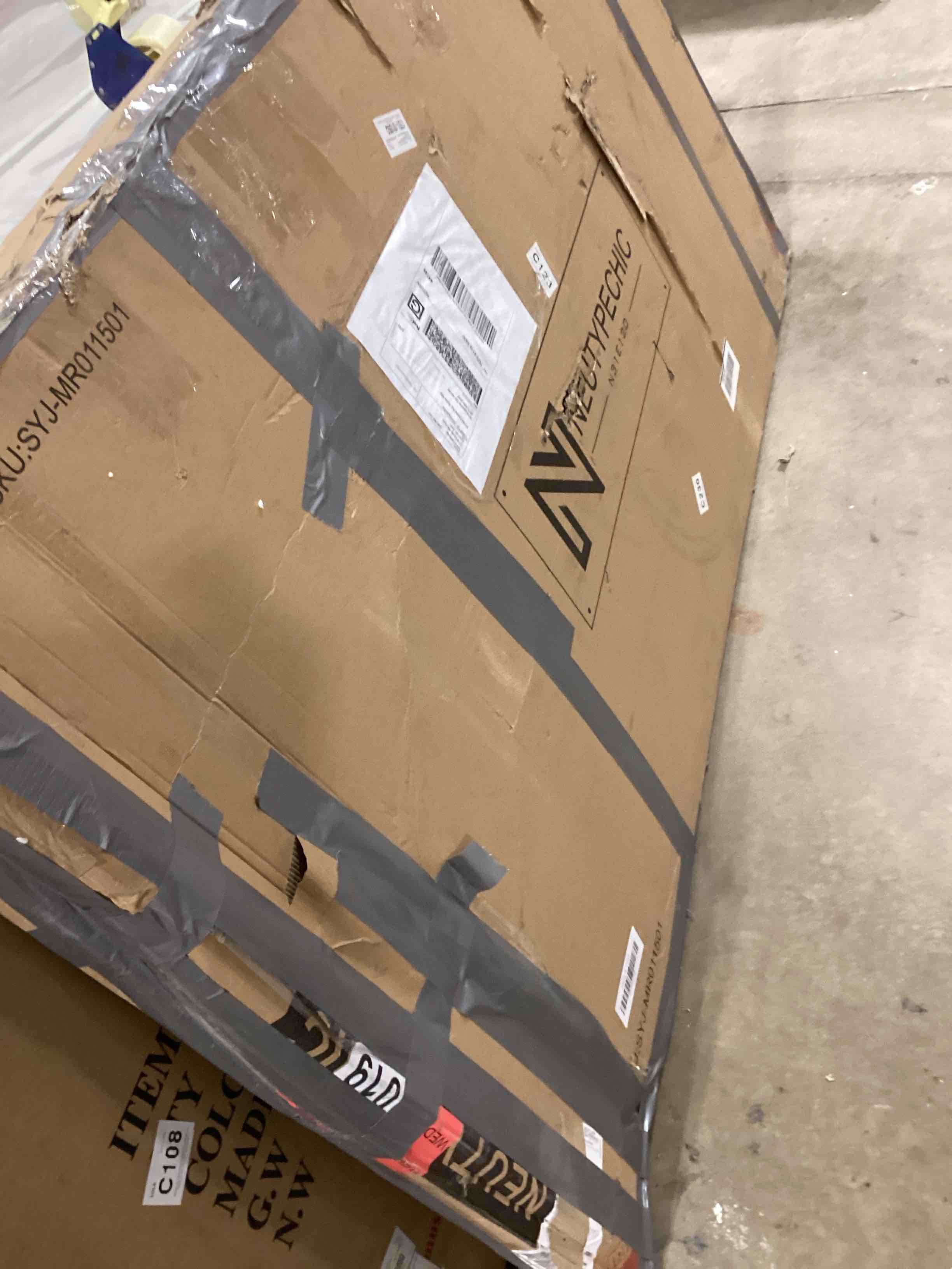 https://s3.amazonaws.com/lotting-images-prod/bidfta/GRA1588949_1739451981861.jpeg