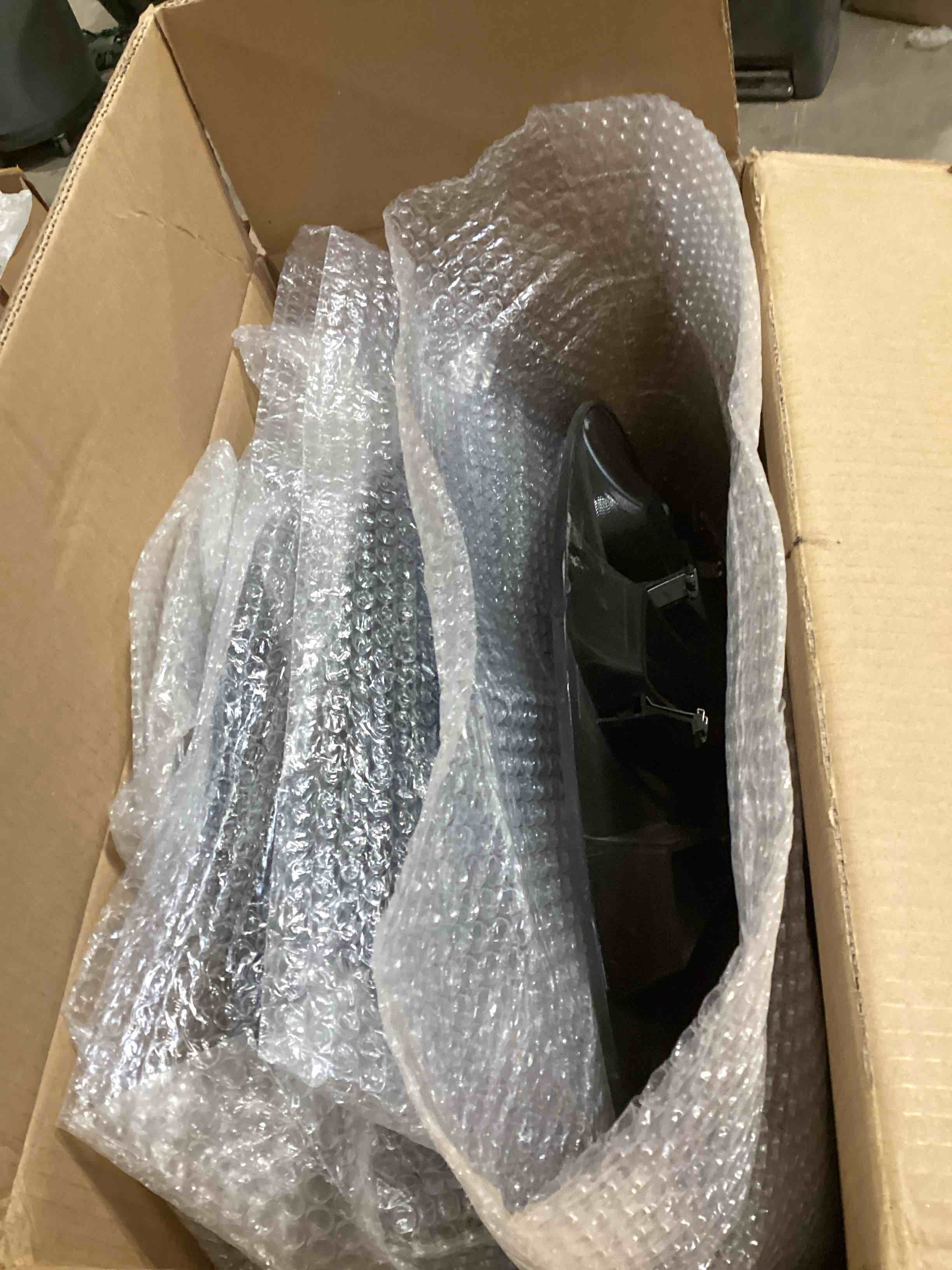 https://s3.amazonaws.com/lotting-images-prod/bidfta/GRA1589192_1739890100518.jpeg