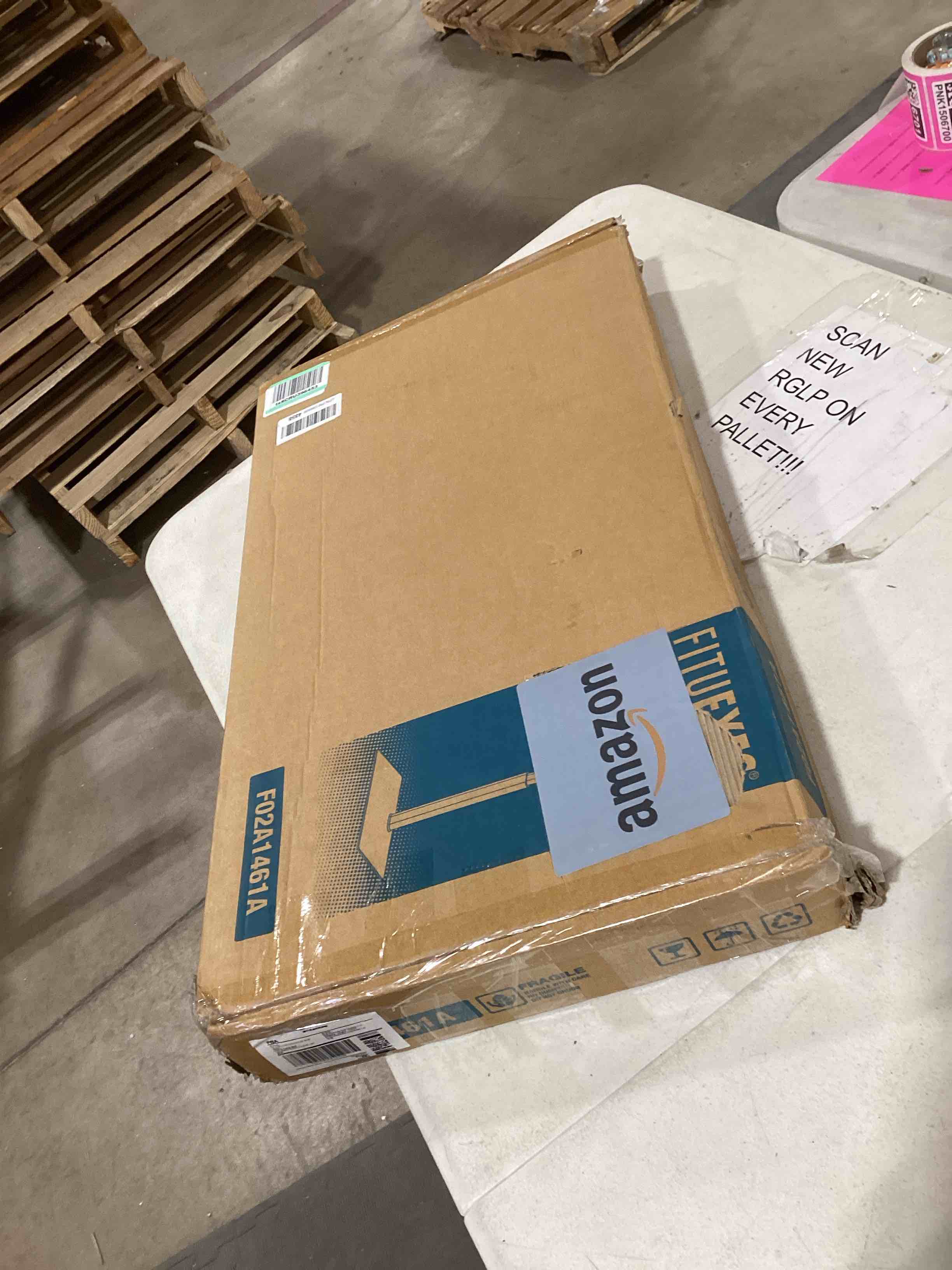 https://s3.amazonaws.com/lotting-images-prod/bidfta/GRA1589583_1740143159890.jpeg