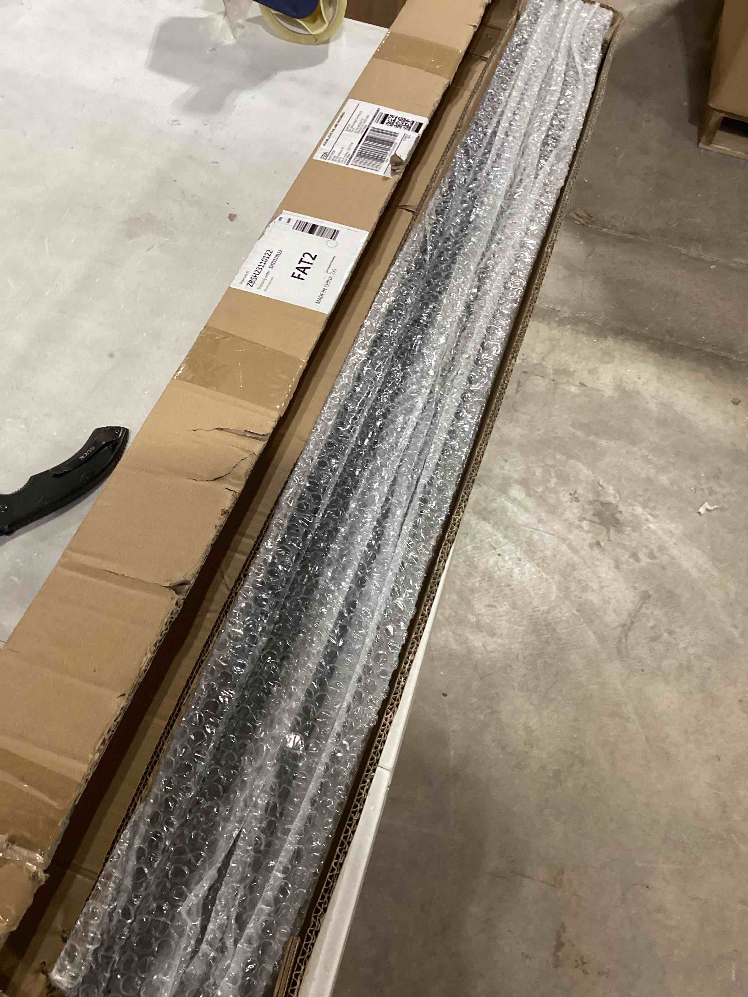 https://s3.amazonaws.com/lotting-images-prod/bidfta/GRA1589761_1740409708803.jpeg