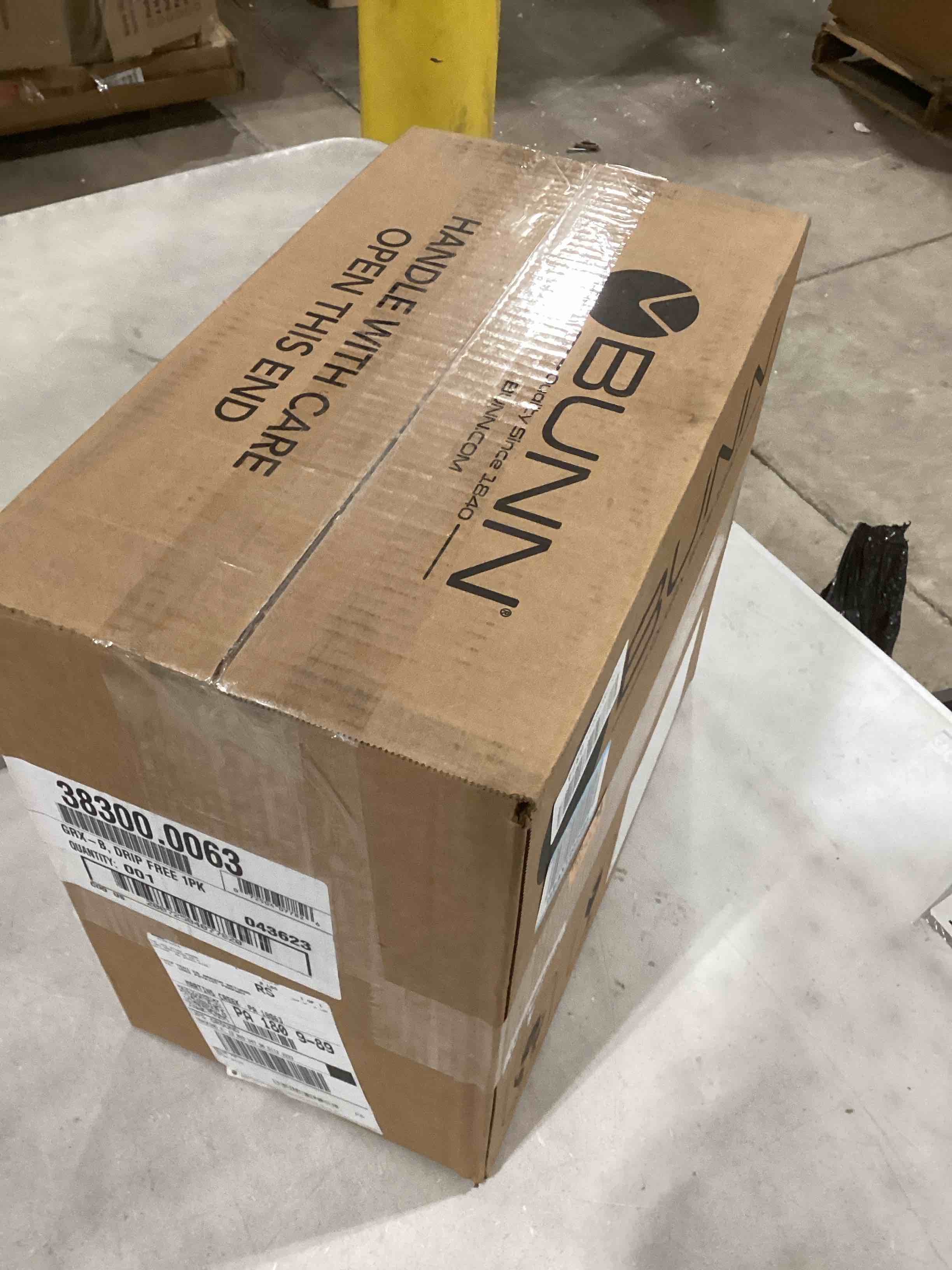 https://s3.amazonaws.com/lotting-images-prod/bidfta/GRA1589920_1740667315386.jpeg