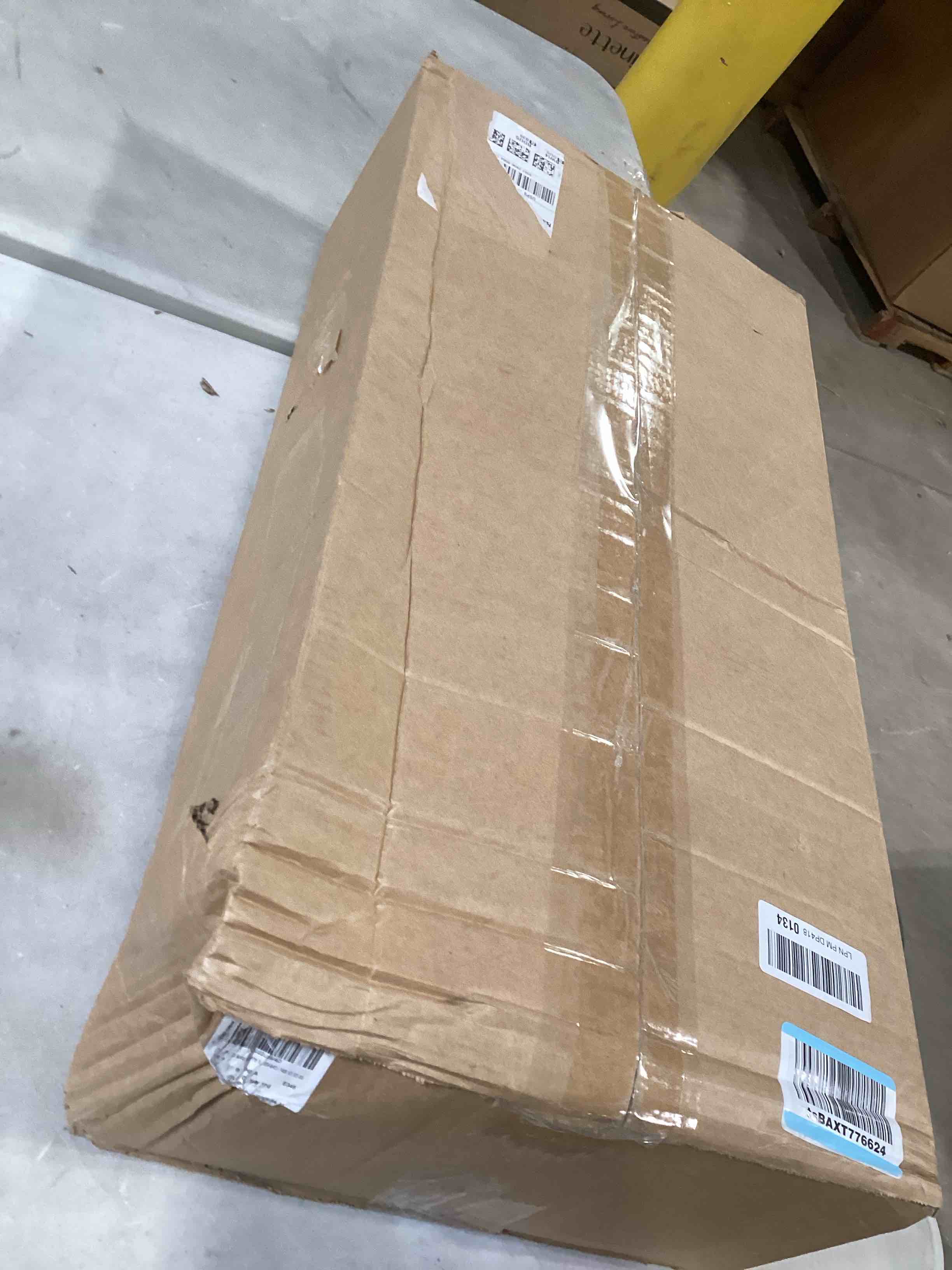 https://s3.amazonaws.com/lotting-images-prod/bidfta/GRA1590591_1741200595285.jpeg