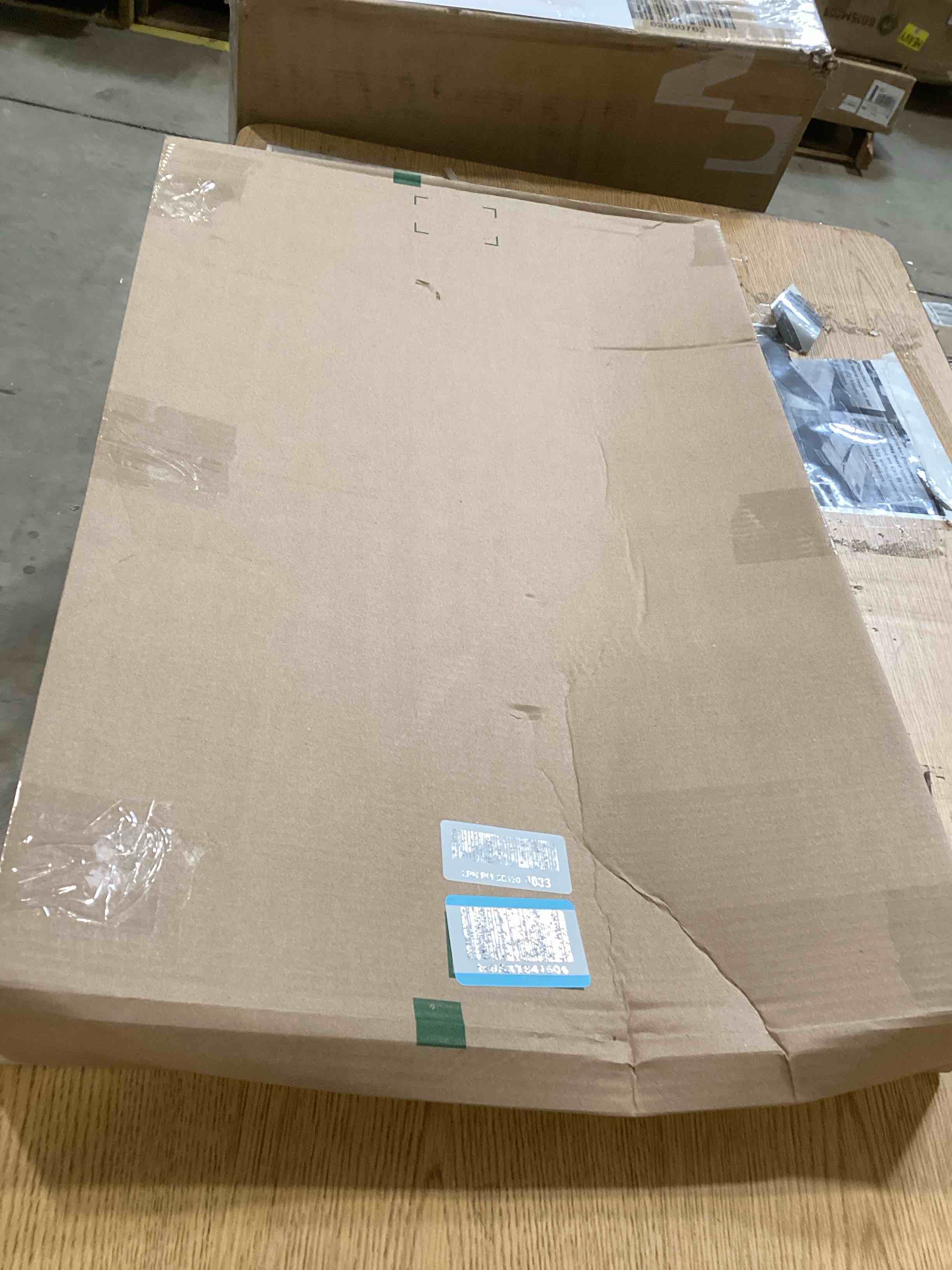 https://s3.amazonaws.com/lotting-images-prod/bidfta/GRA1591240_1742406369514.jpeg