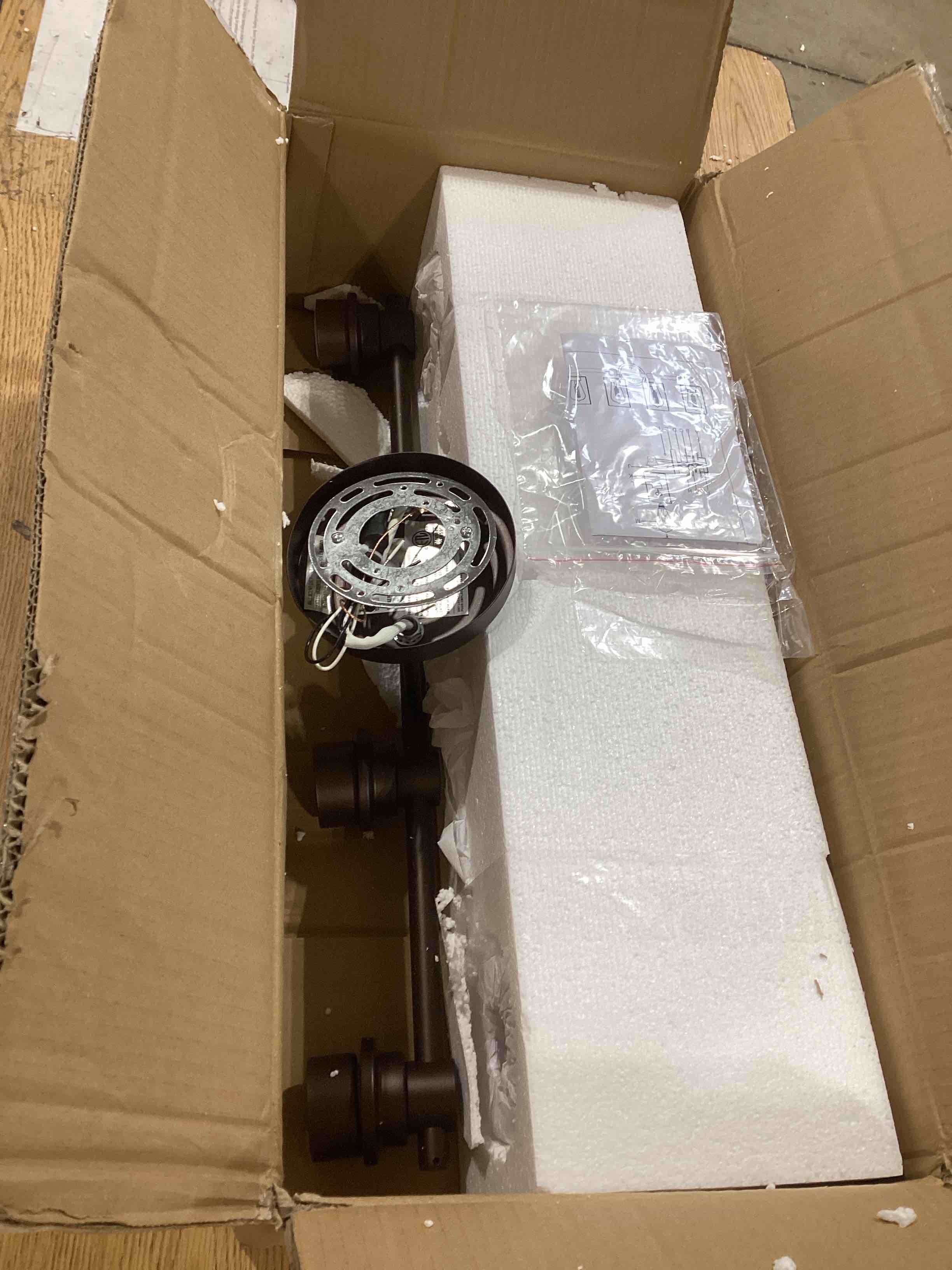 https://s3.amazonaws.com/lotting-images-prod/bidfta/GRA1591360_1742492961488.jpeg