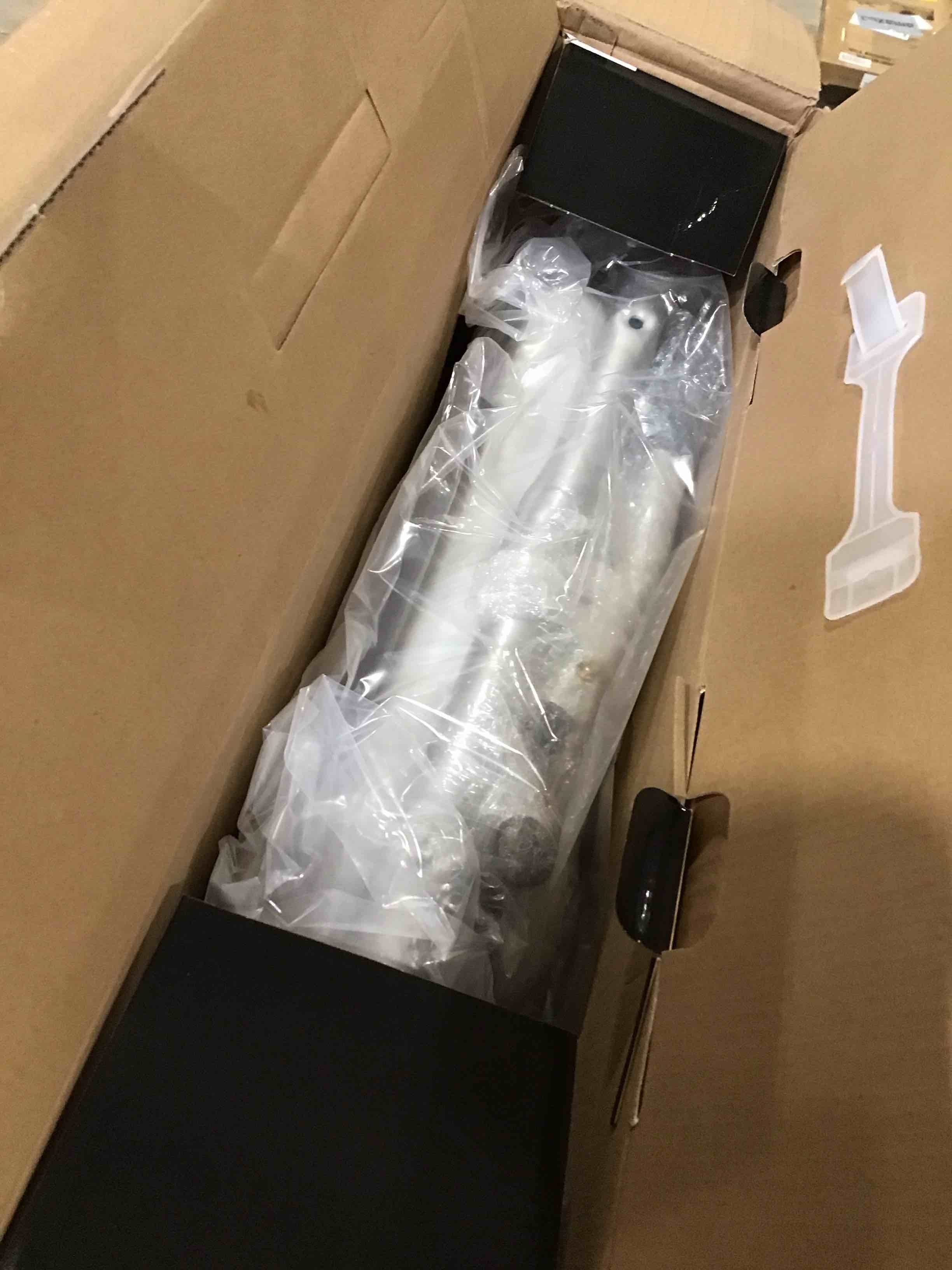 https://s3.amazonaws.com/lotting-images-prod/bidfta/GRA1592244_1743537183412.jpeg