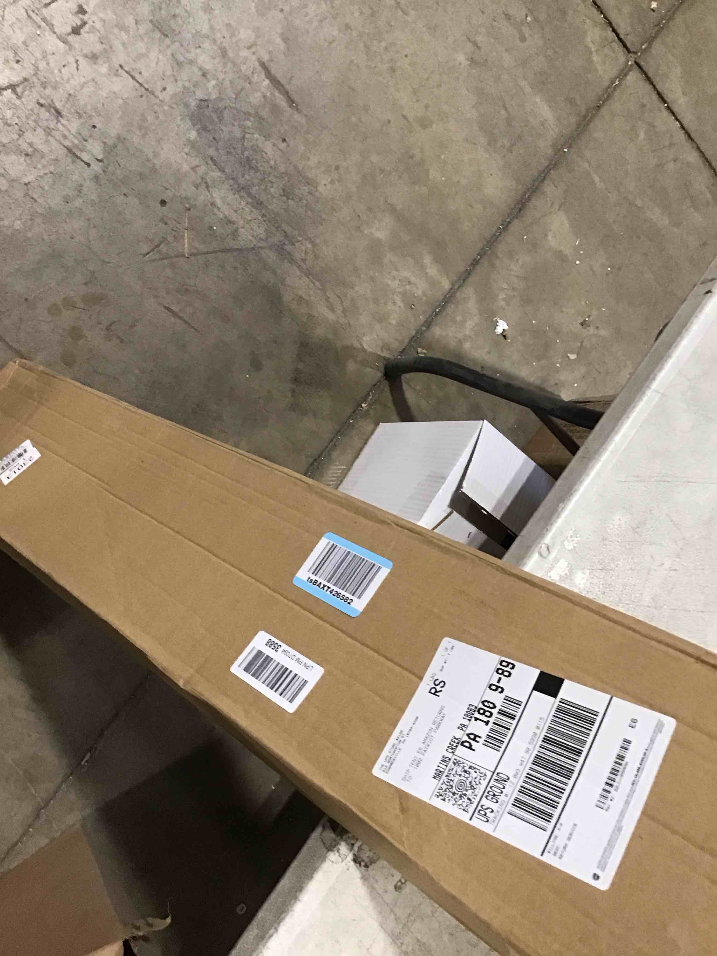 https://s3.amazonaws.com/lotting-images-prod/bidfta/GRA1592931_1744374650472.jpeg