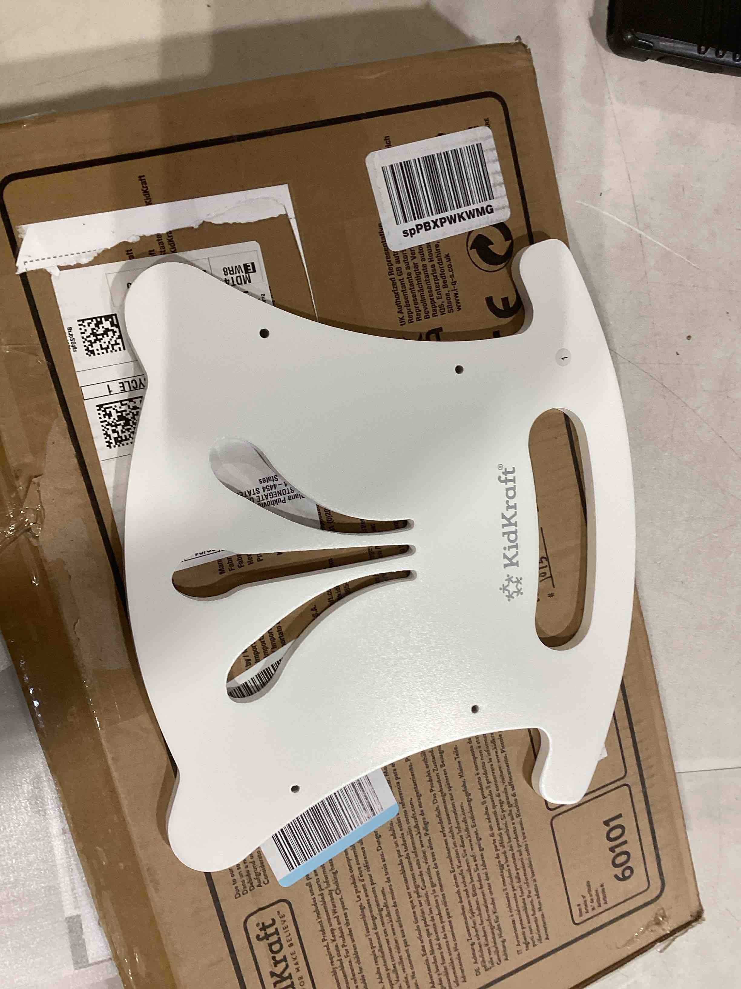 https://s3.amazonaws.com/lotting-images-prod/bidfta/GRA1593930_1746112071100.jpeg