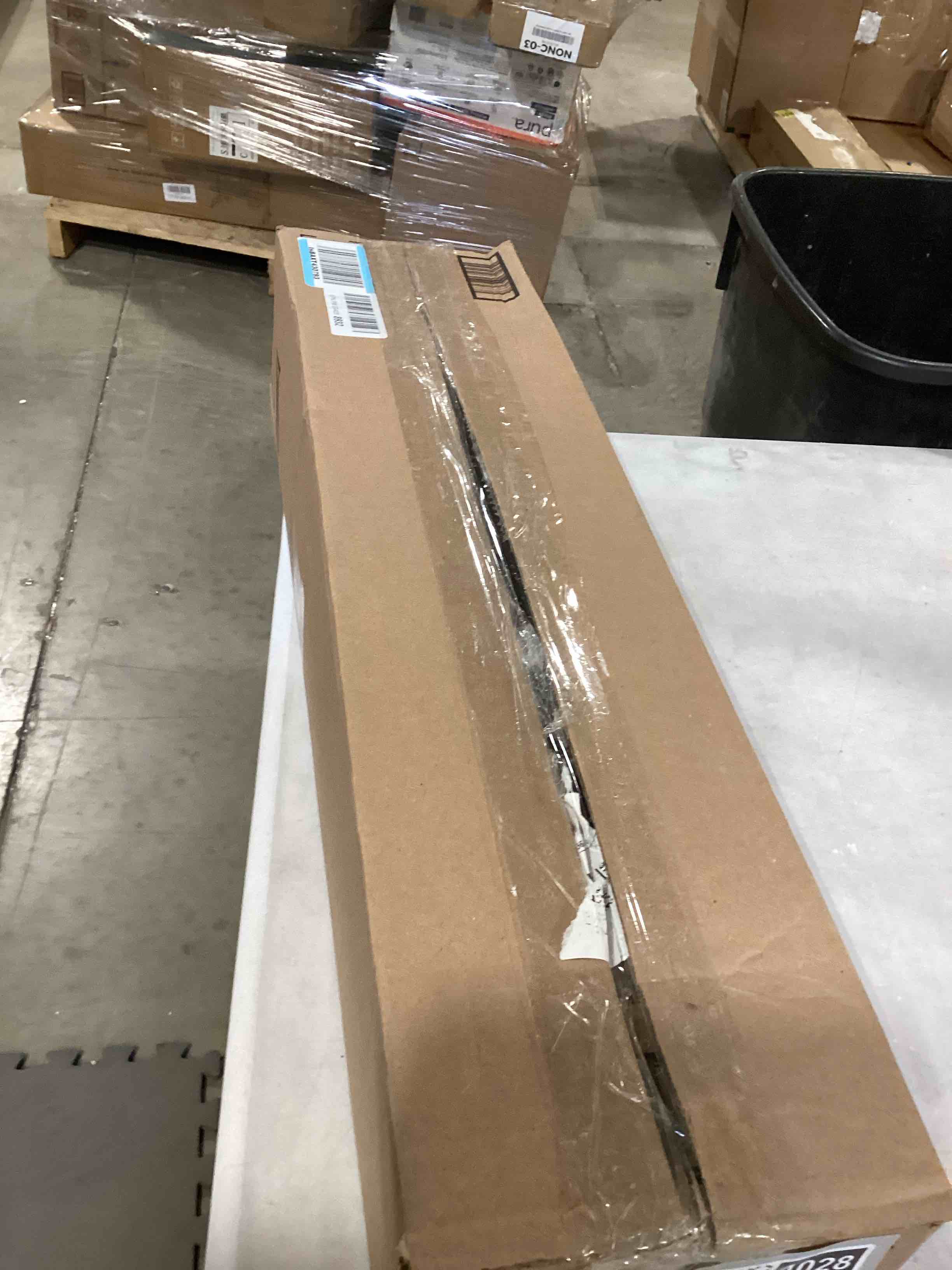 https://s3.amazonaws.com/lotting-images-prod/bidfta/GRA1594028_1742497026911.jpeg