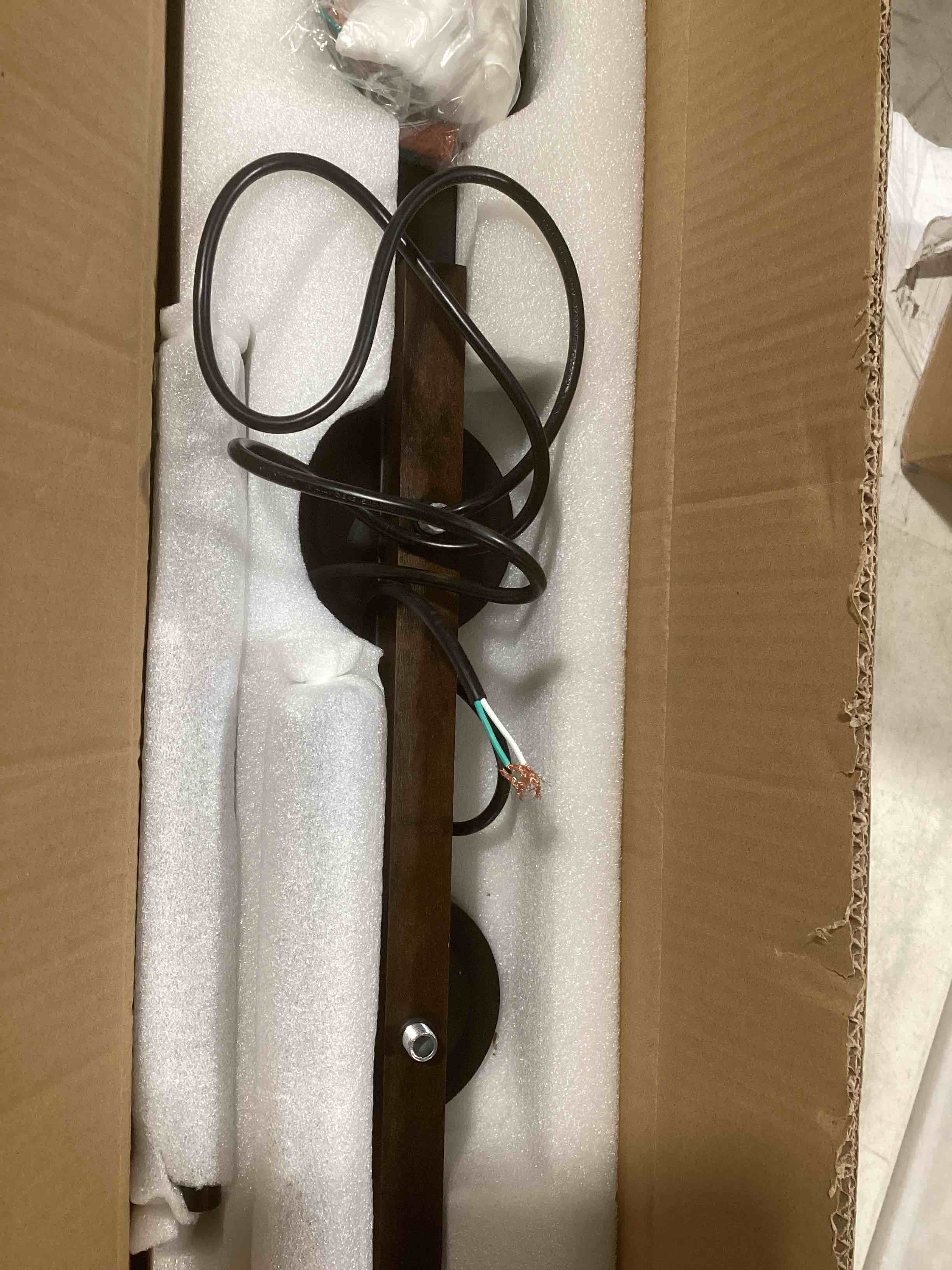 https://s3.amazonaws.com/lotting-images-prod/bidfta/GRA1594072_1742495243562.jpeg
