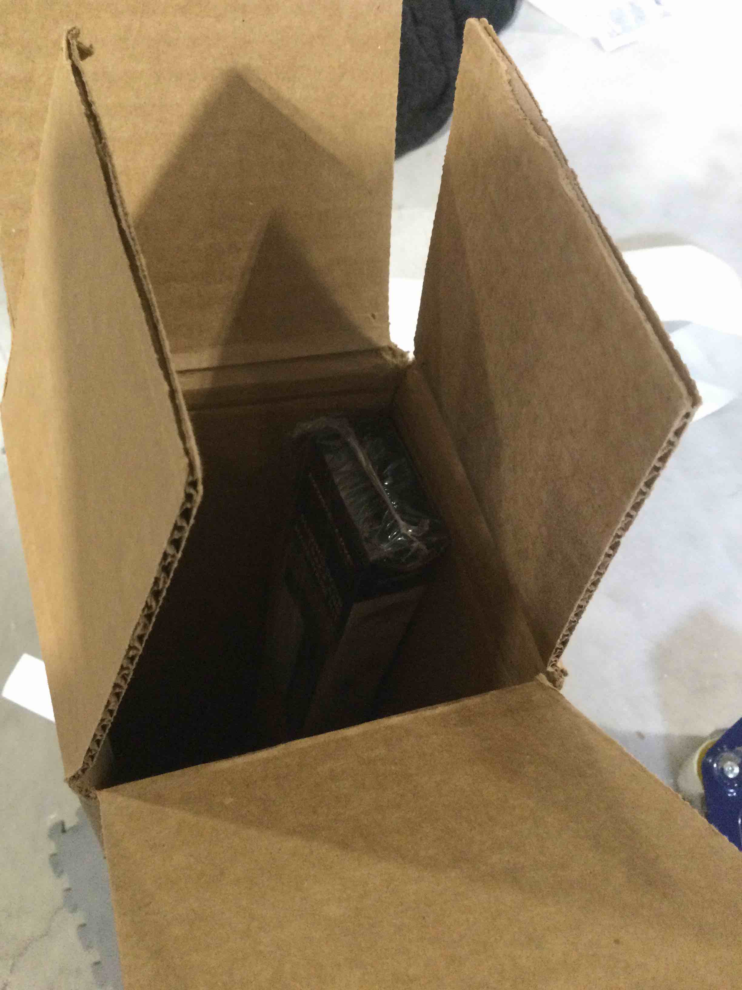 https://s3.amazonaws.com/lotting-images-prod/bidfta/GRA1595603_1744037444426.jpeg