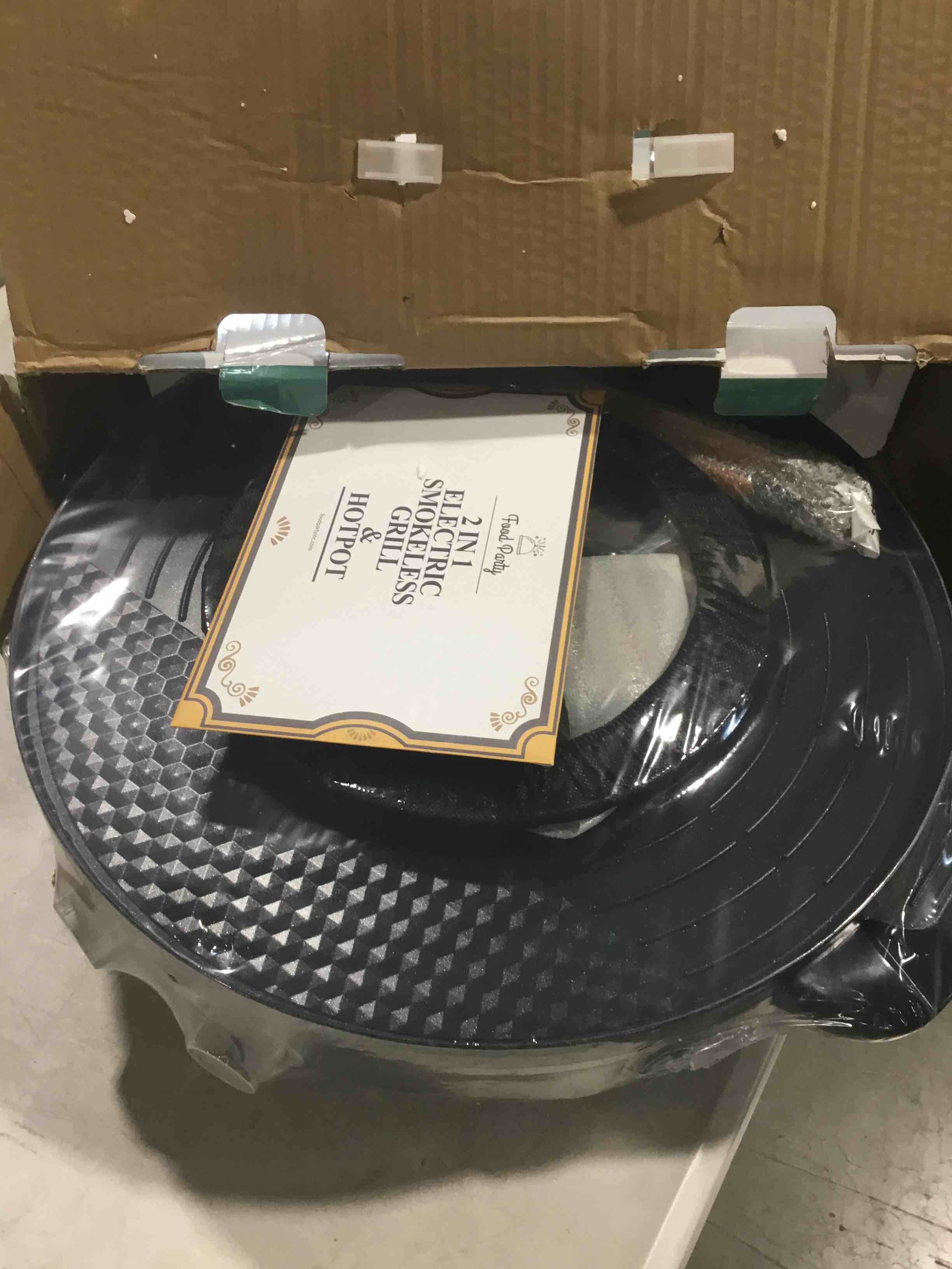 https://s3.amazonaws.com/lotting-images-prod/bidfta/GRA1597024_1742491427693.jpeg