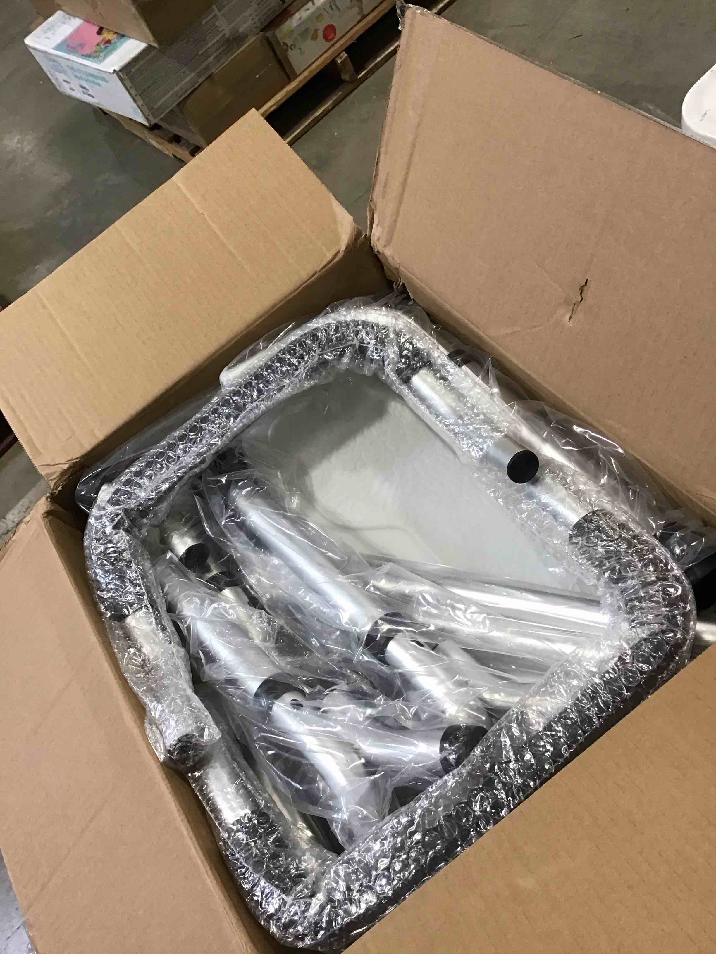https://s3.amazonaws.com/lotting-images-prod/bidfta/GRA1597364_1742921032301.jpeg