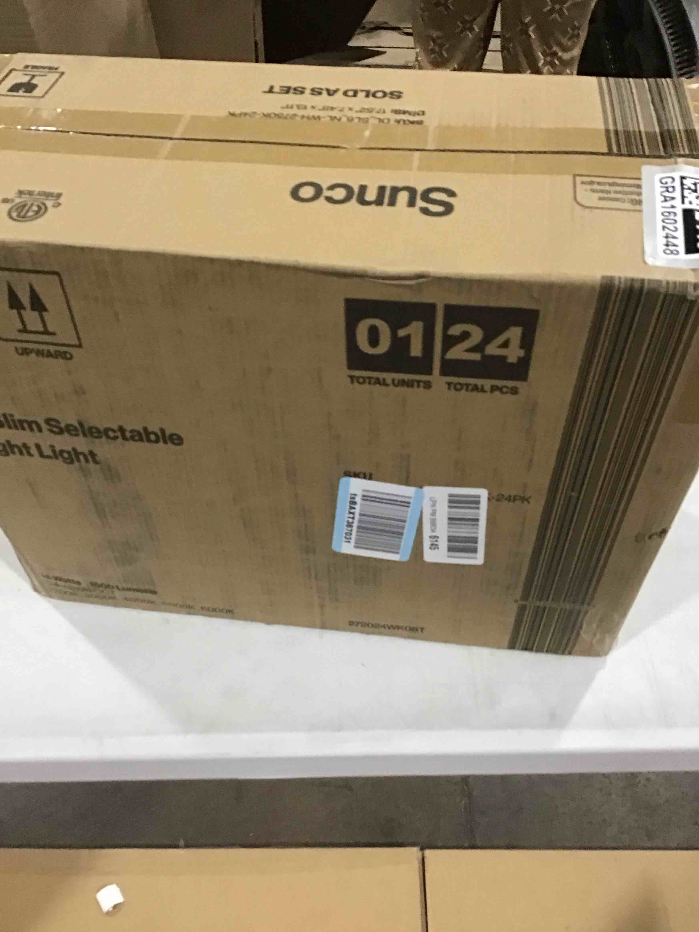 https://s3.amazonaws.com/lotting-images-prod/bidfta/GRA1602448_1731529537615.jpeg
