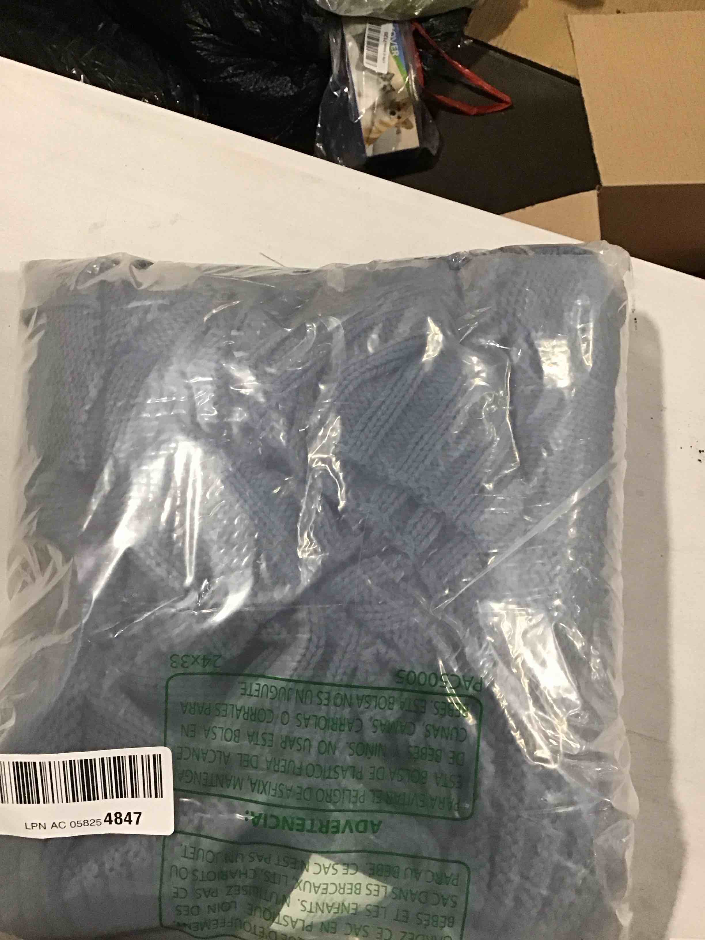 https://s3.amazonaws.com/lotting-images-prod/bidfta/GRA1603007_1731007486936.jpeg