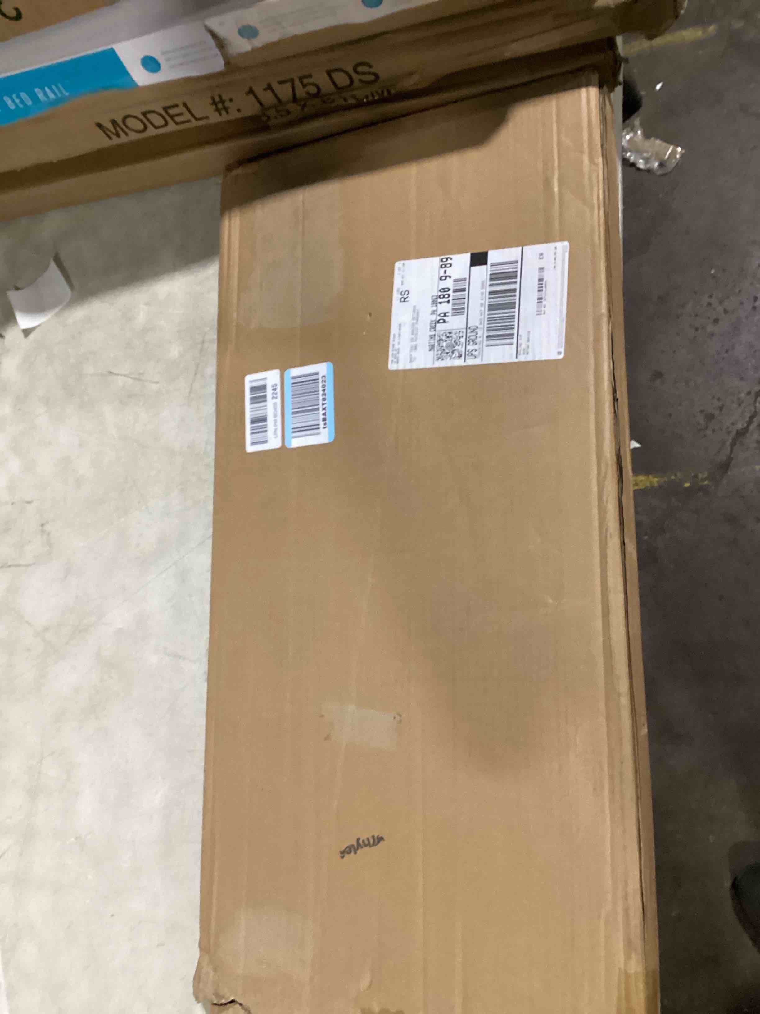 https://s3.amazonaws.com/lotting-images-prod/bidfta/GRA1605389_1732054612744.jpeg
