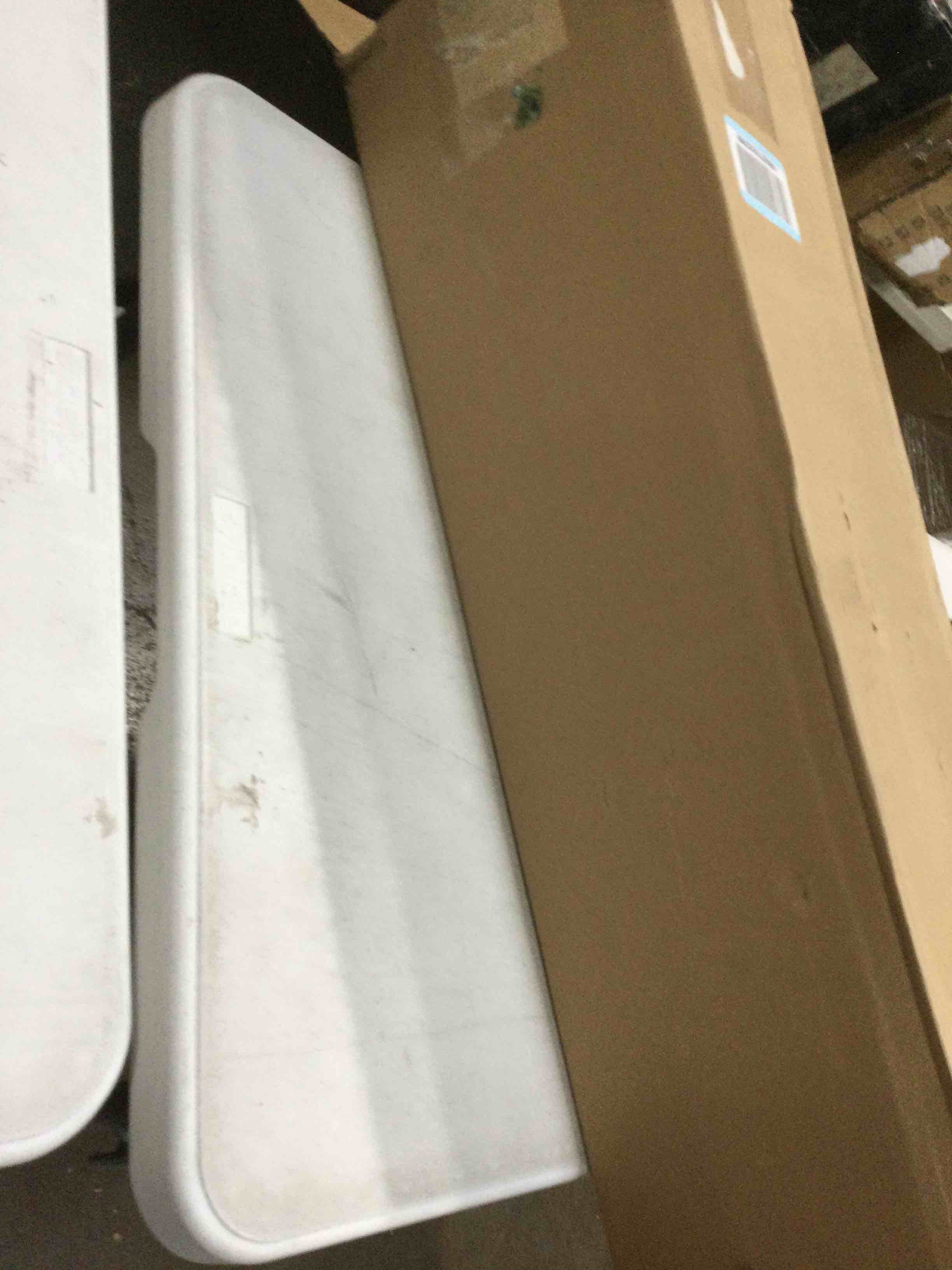 https://s3.amazonaws.com/lotting-images-prod/bidfta/GRA1607215_1732293645348.jpeg