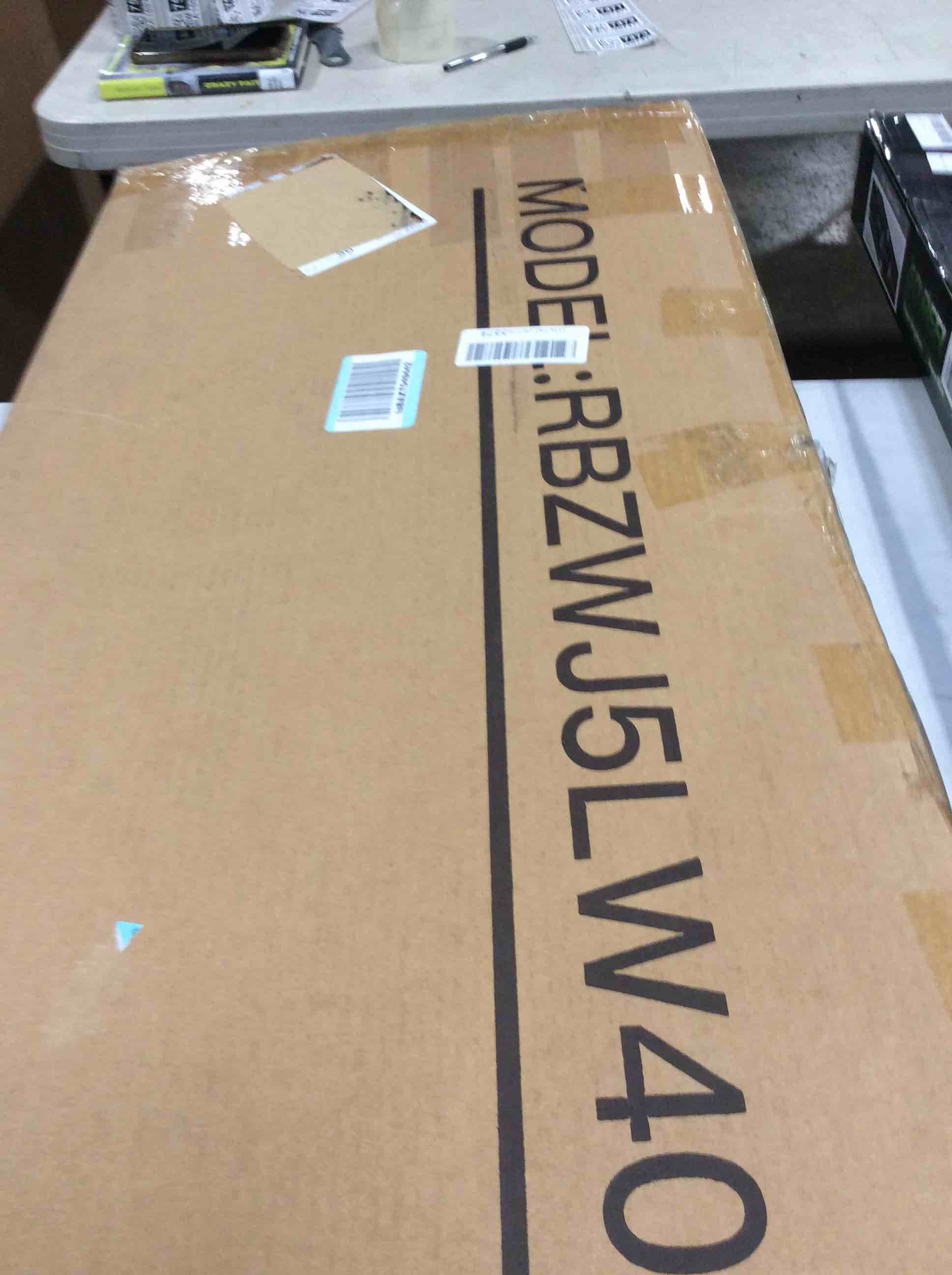 https://s3.amazonaws.com/lotting-images-prod/bidfta/GRA1607480_1732722144336.jpeg