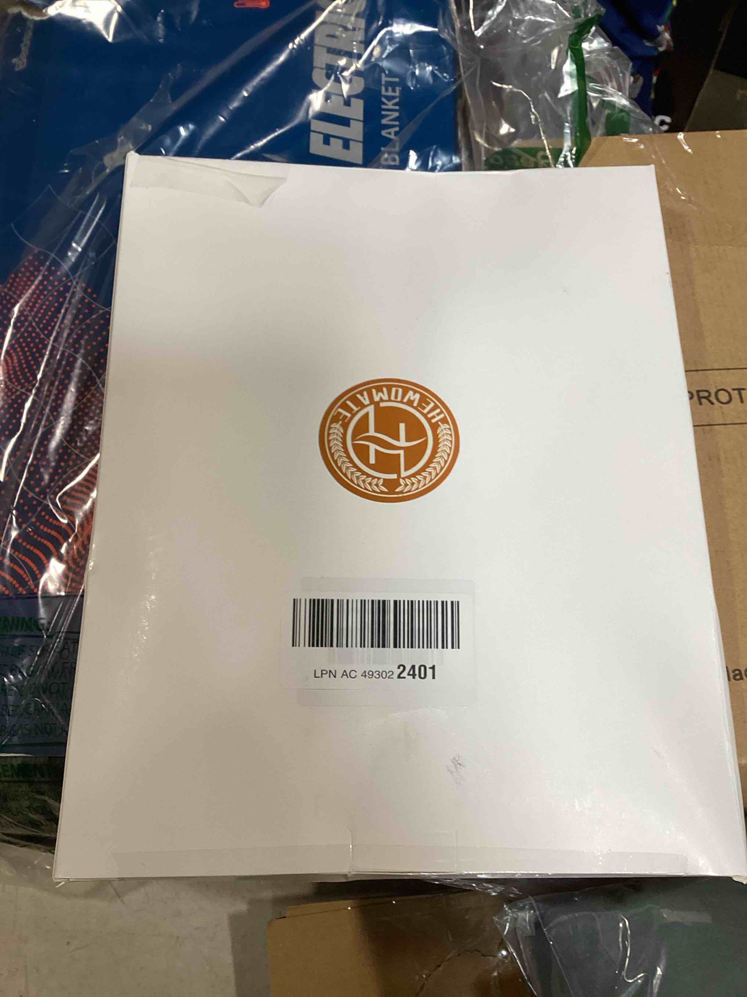 https://s3.amazonaws.com/lotting-images-prod/bidfta/GRA1607958_1733157951205.jpeg