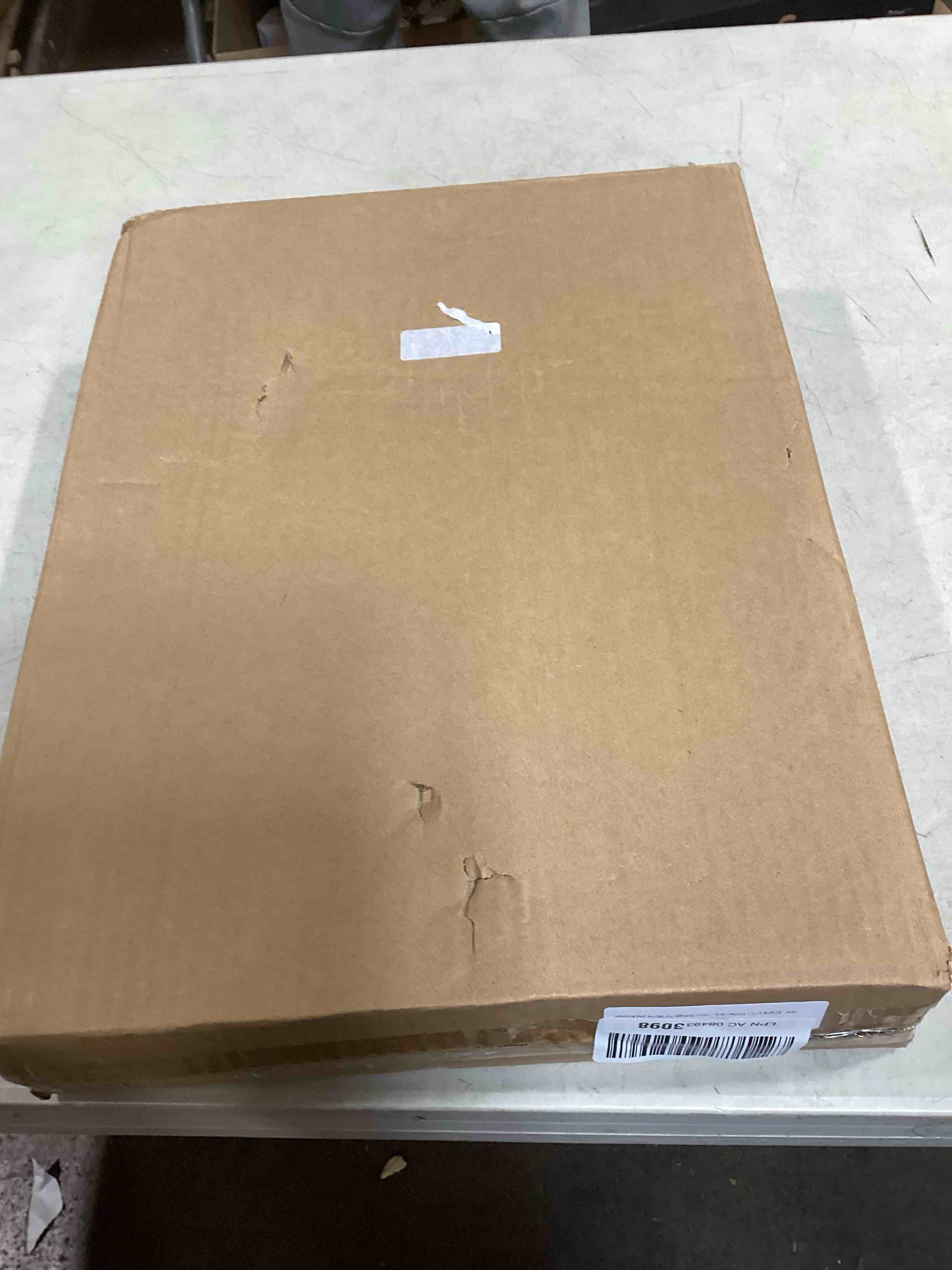 https://s3.amazonaws.com/lotting-images-prod/bidfta/GRA1608359_1733247637550.jpeg