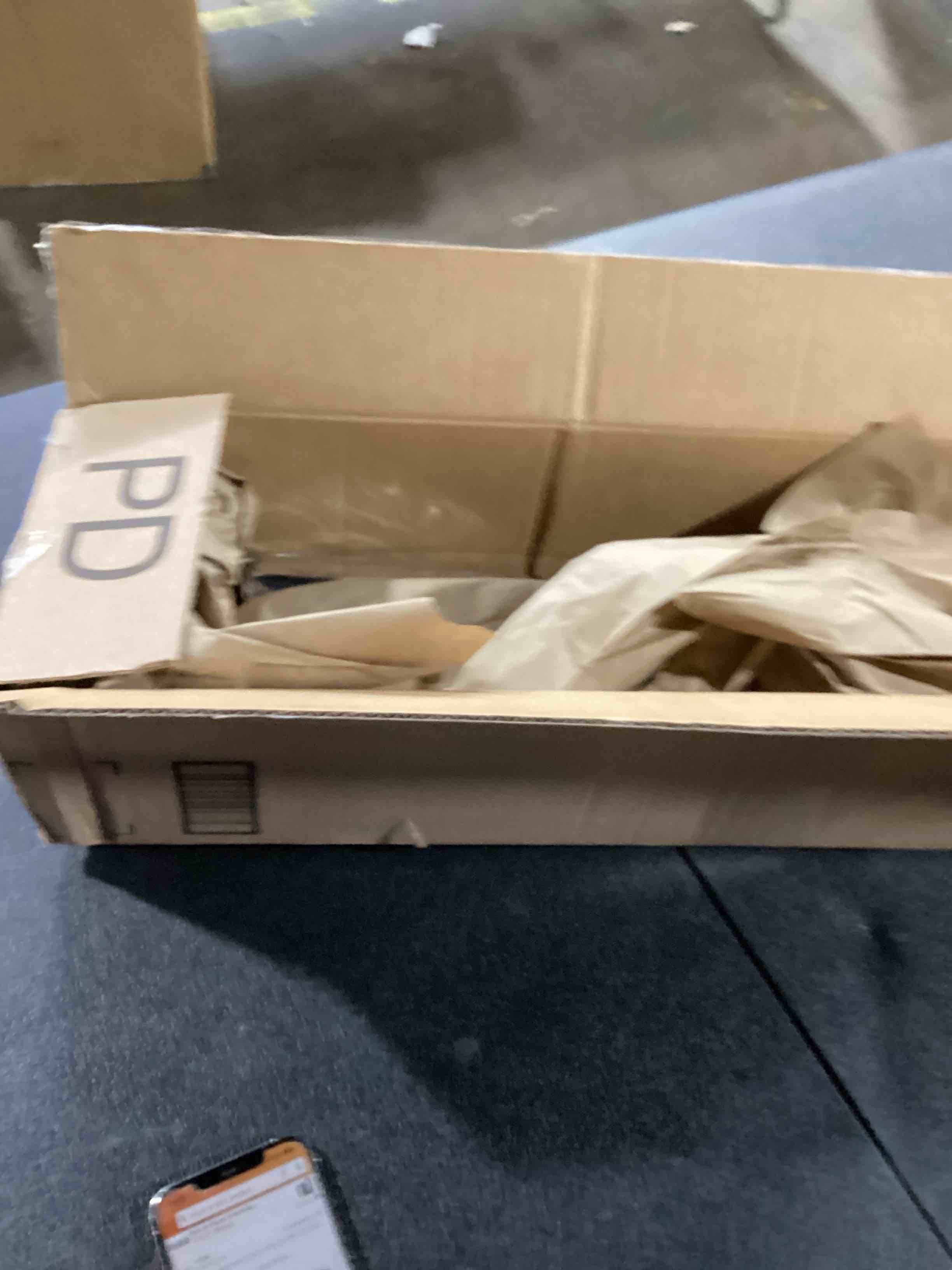 https://s3.amazonaws.com/lotting-images-prod/bidfta/GRA1609342_1732202924652.jpeg