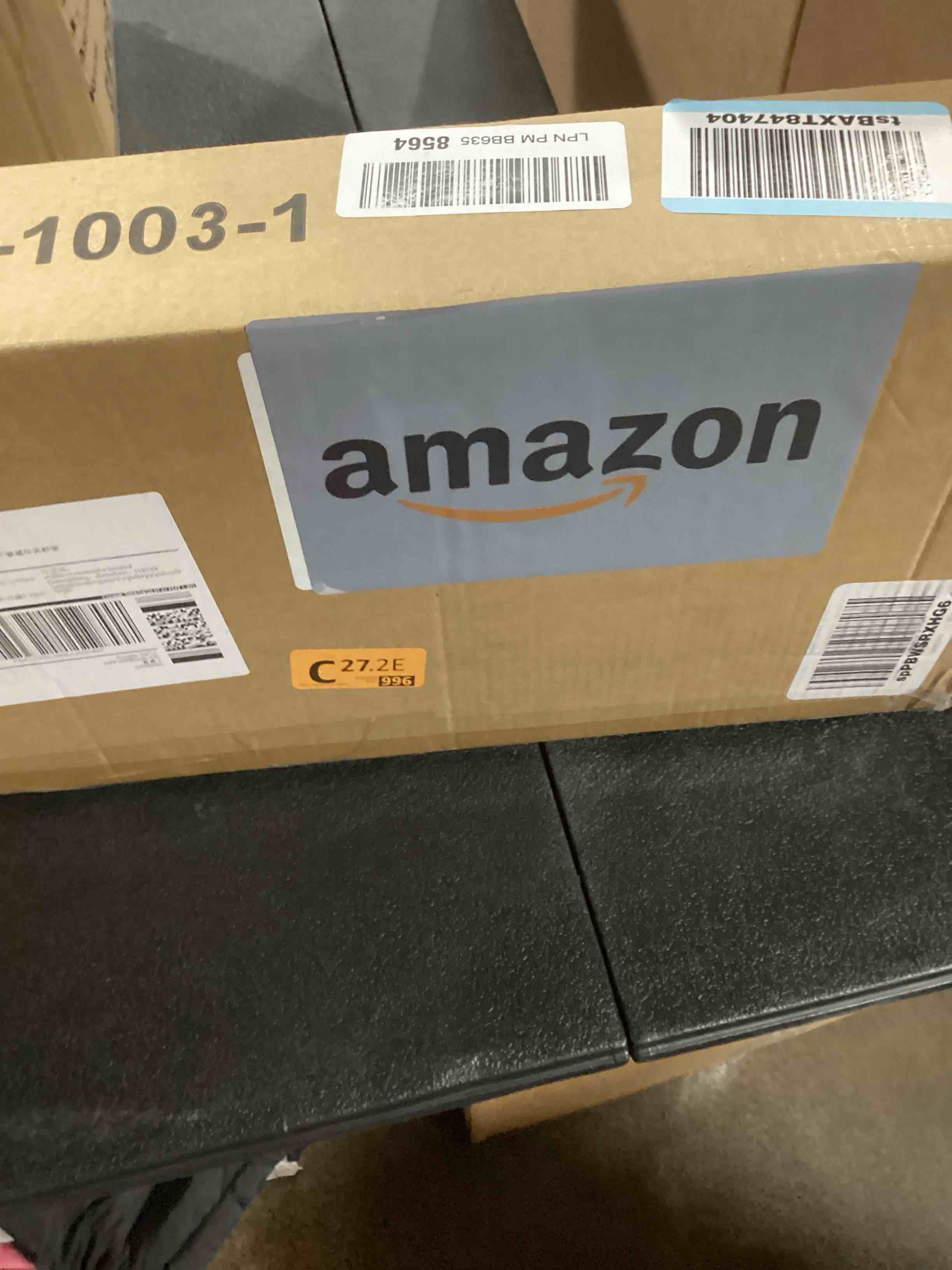 https://s3.amazonaws.com/lotting-images-prod/bidfta/GRA1610488_1732214701302.jpeg