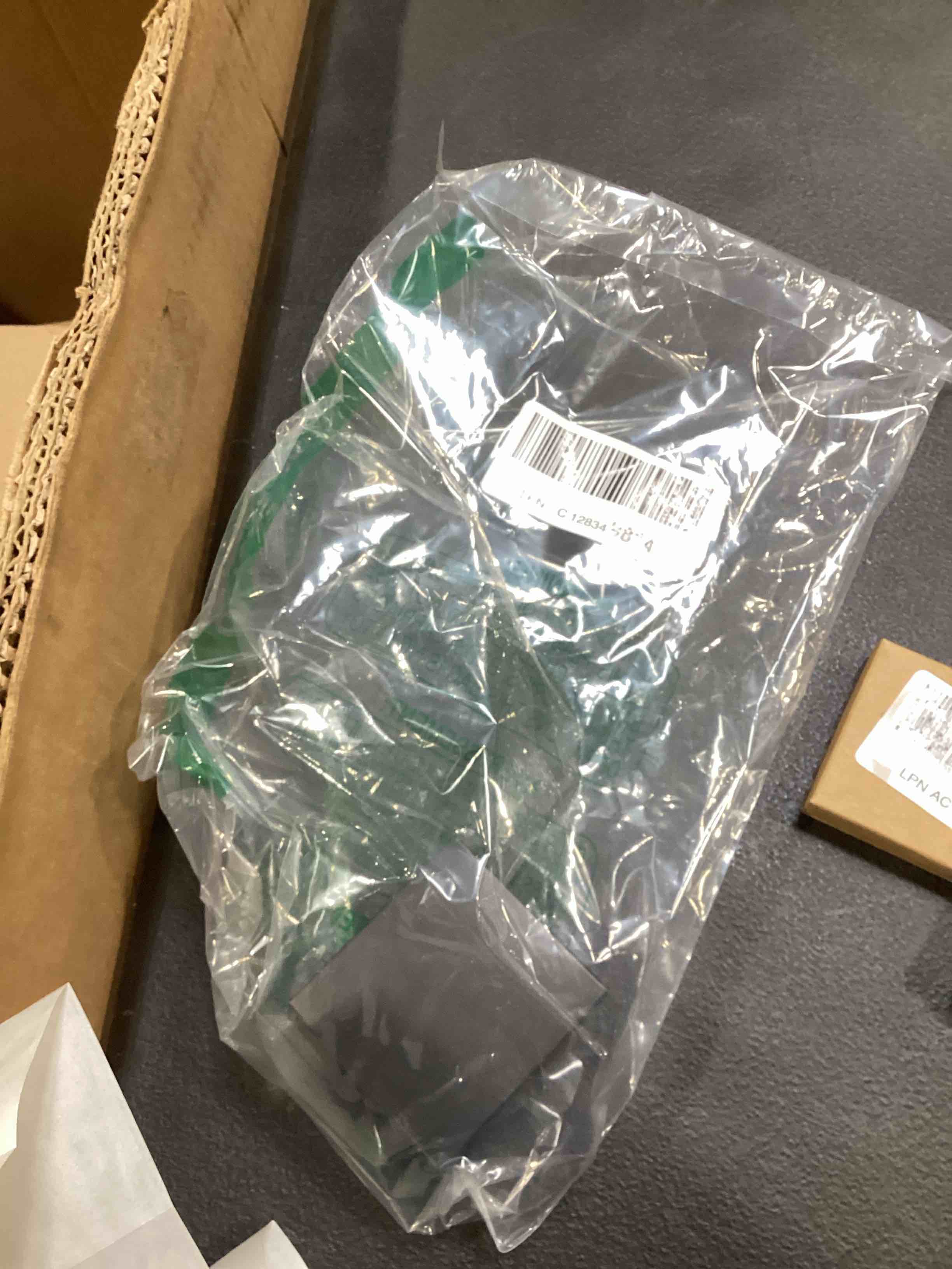 https://s3.amazonaws.com/lotting-images-prod/bidfta/GRA1611542_1733157613403.jpeg