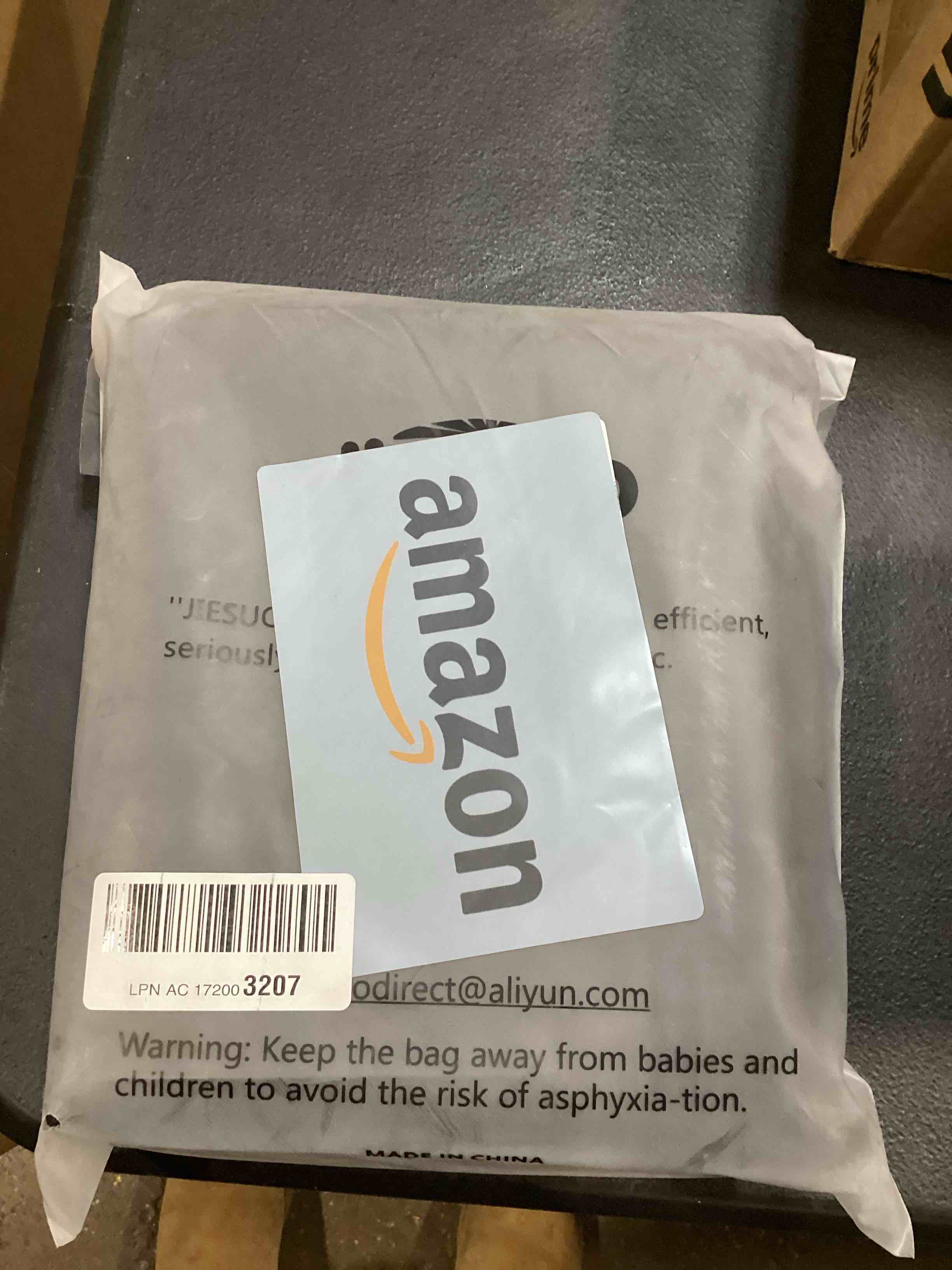 https://s3.amazonaws.com/lotting-images-prod/bidfta/GRA1611597_1733161855368.jpeg