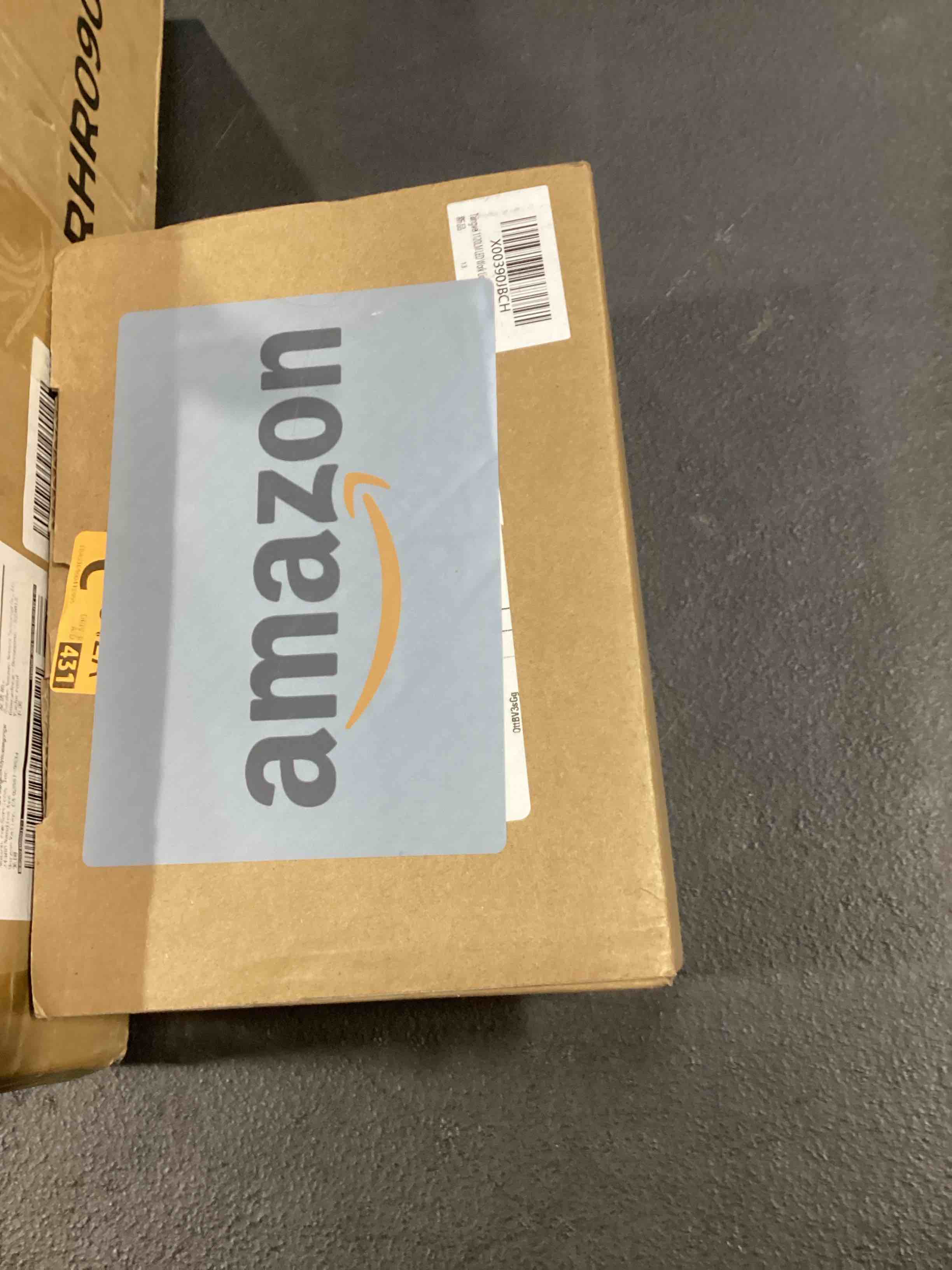 https://s3.amazonaws.com/lotting-images-prod/bidfta/GRA1611742_1733175638420.jpeg