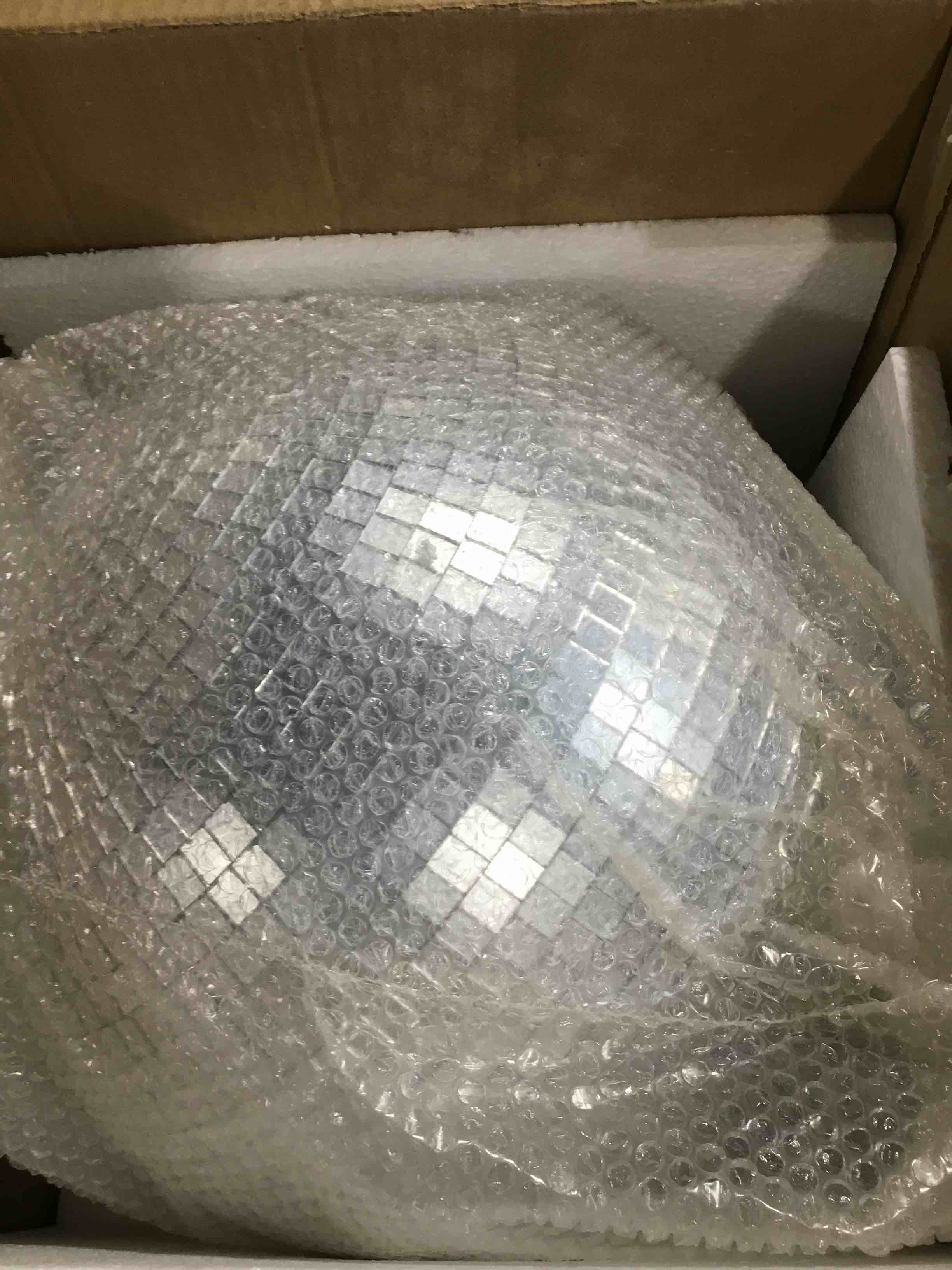 https://s3.amazonaws.com/lotting-images-prod/bidfta/GRA1614809_1738084072947.jpeg
