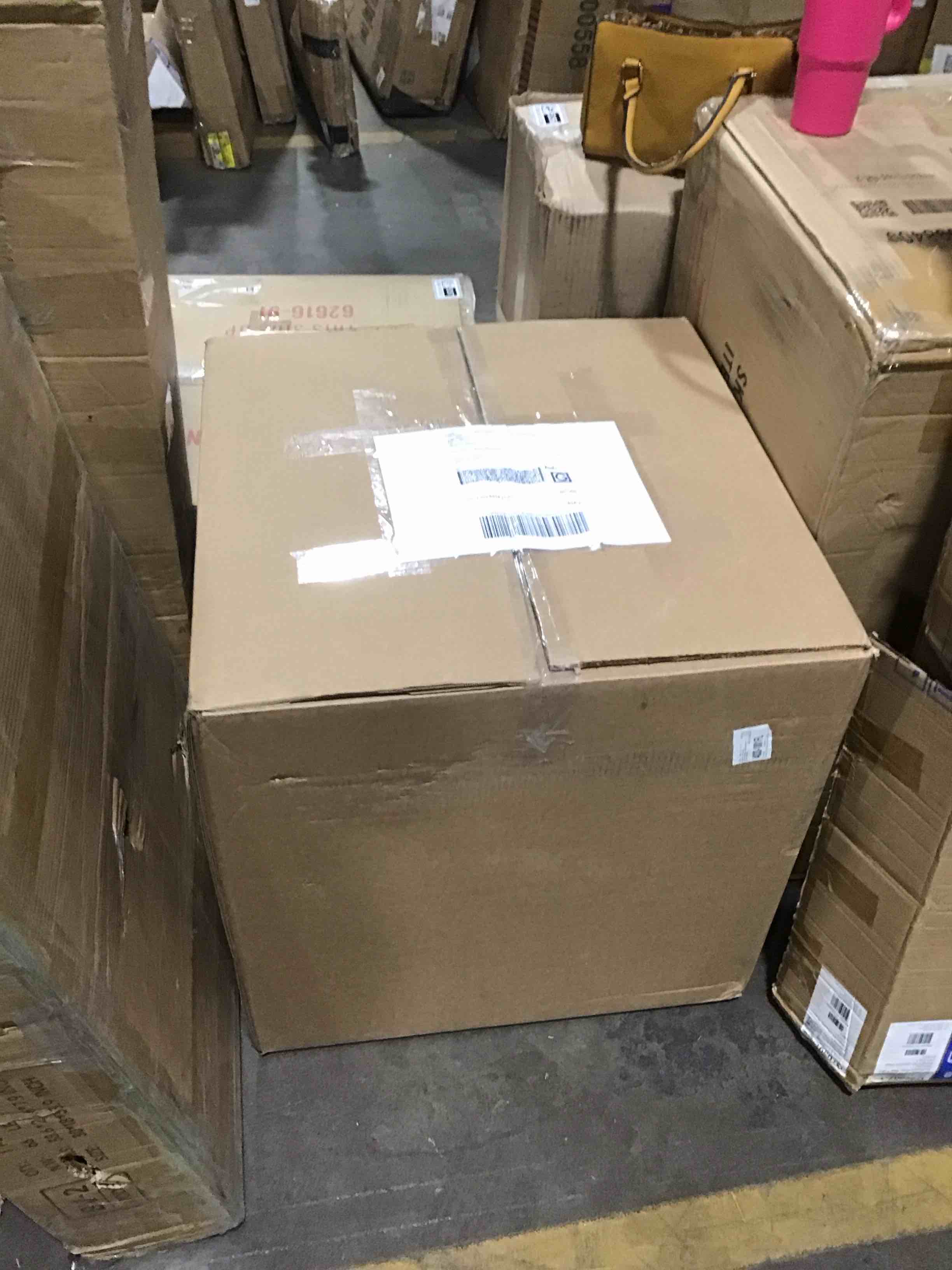 https://s3.amazonaws.com/lotting-images-prod/bidfta/GRA1615363_1733496595145.jpeg