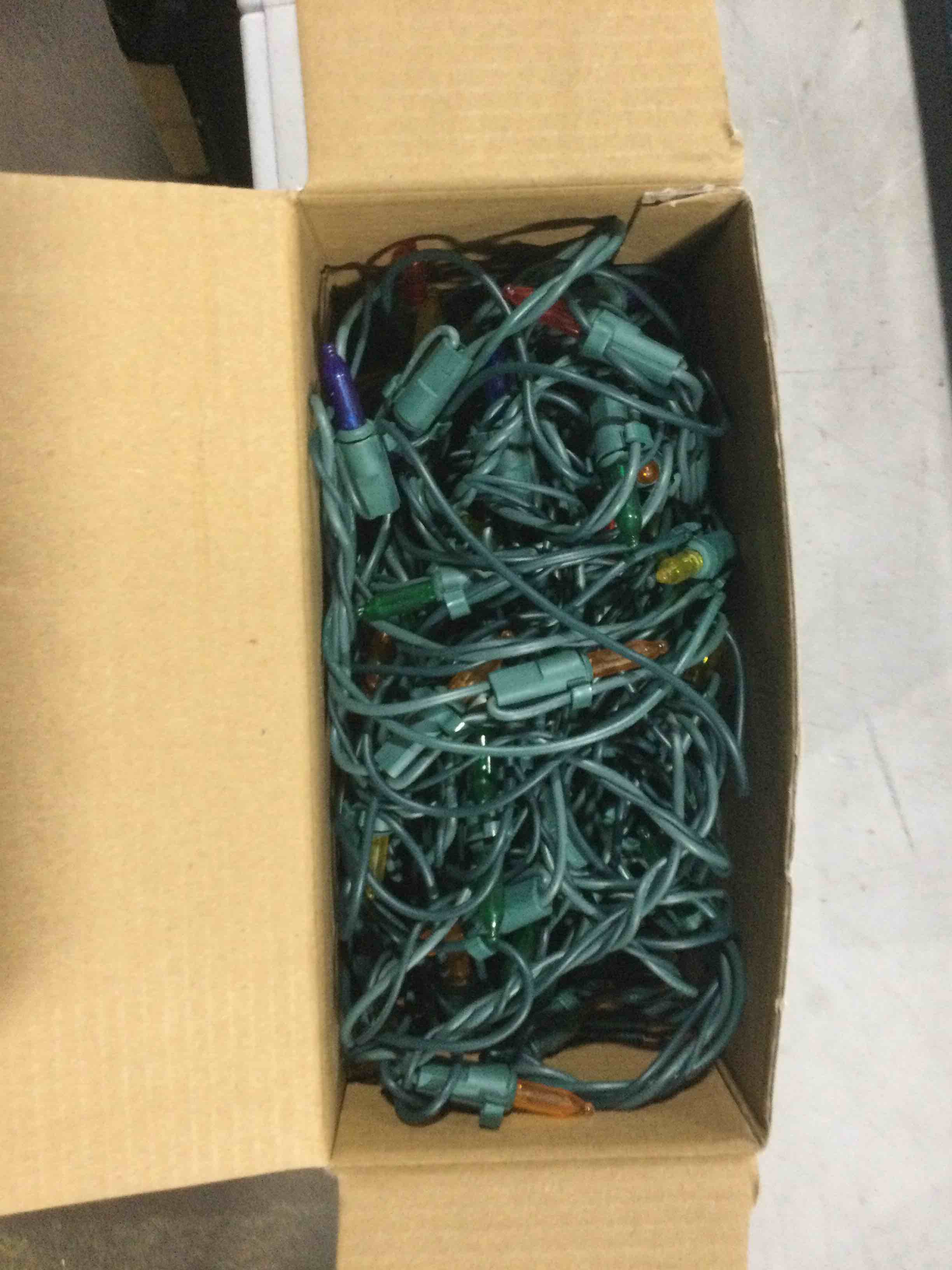 https://s3.amazonaws.com/lotting-images-prod/bidfta/GRA1617512_1736340725174.jpeg