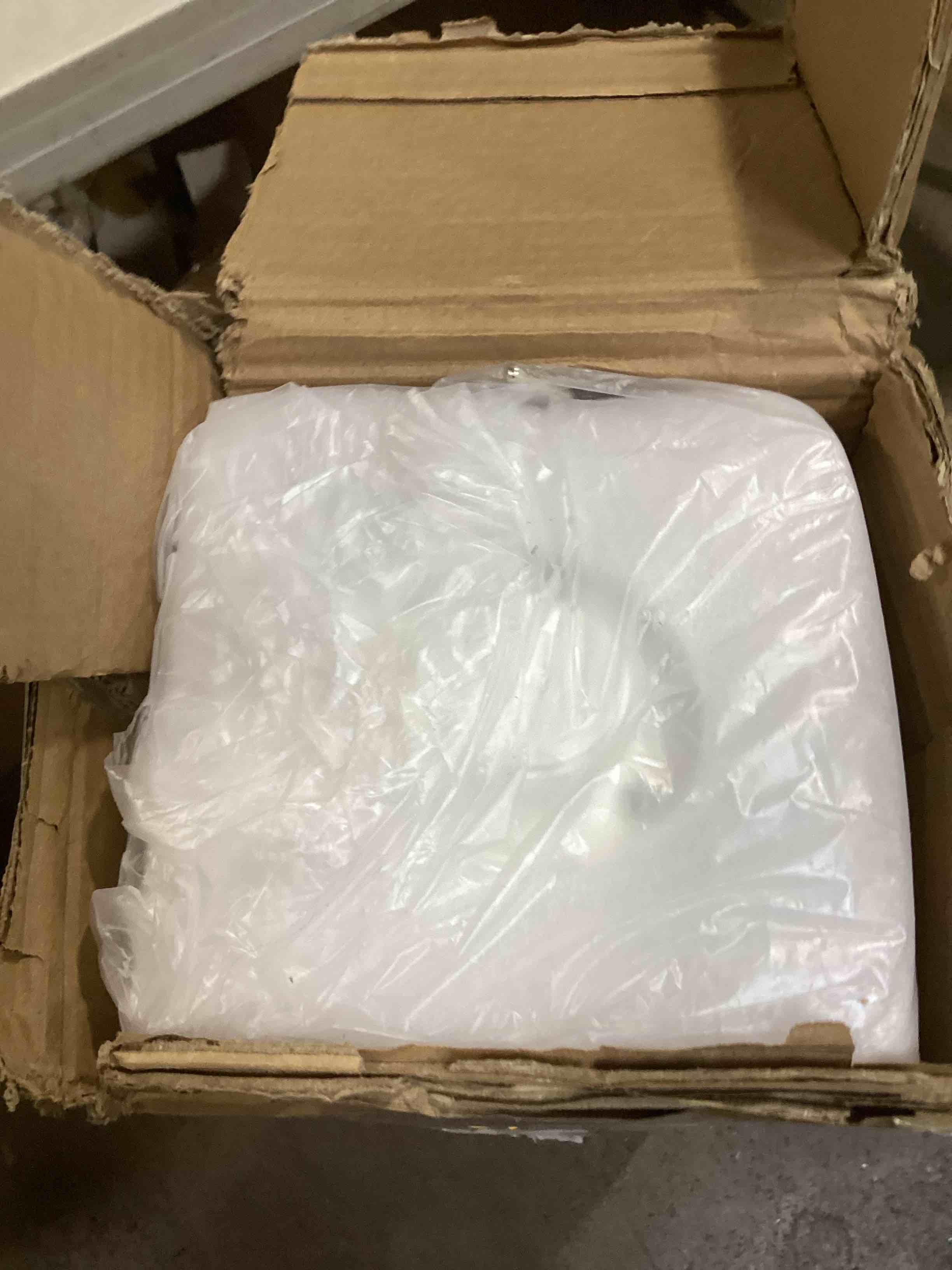 https://s3.amazonaws.com/lotting-images-prod/bidfta/GRA1617759_1736453984981.jpeg
