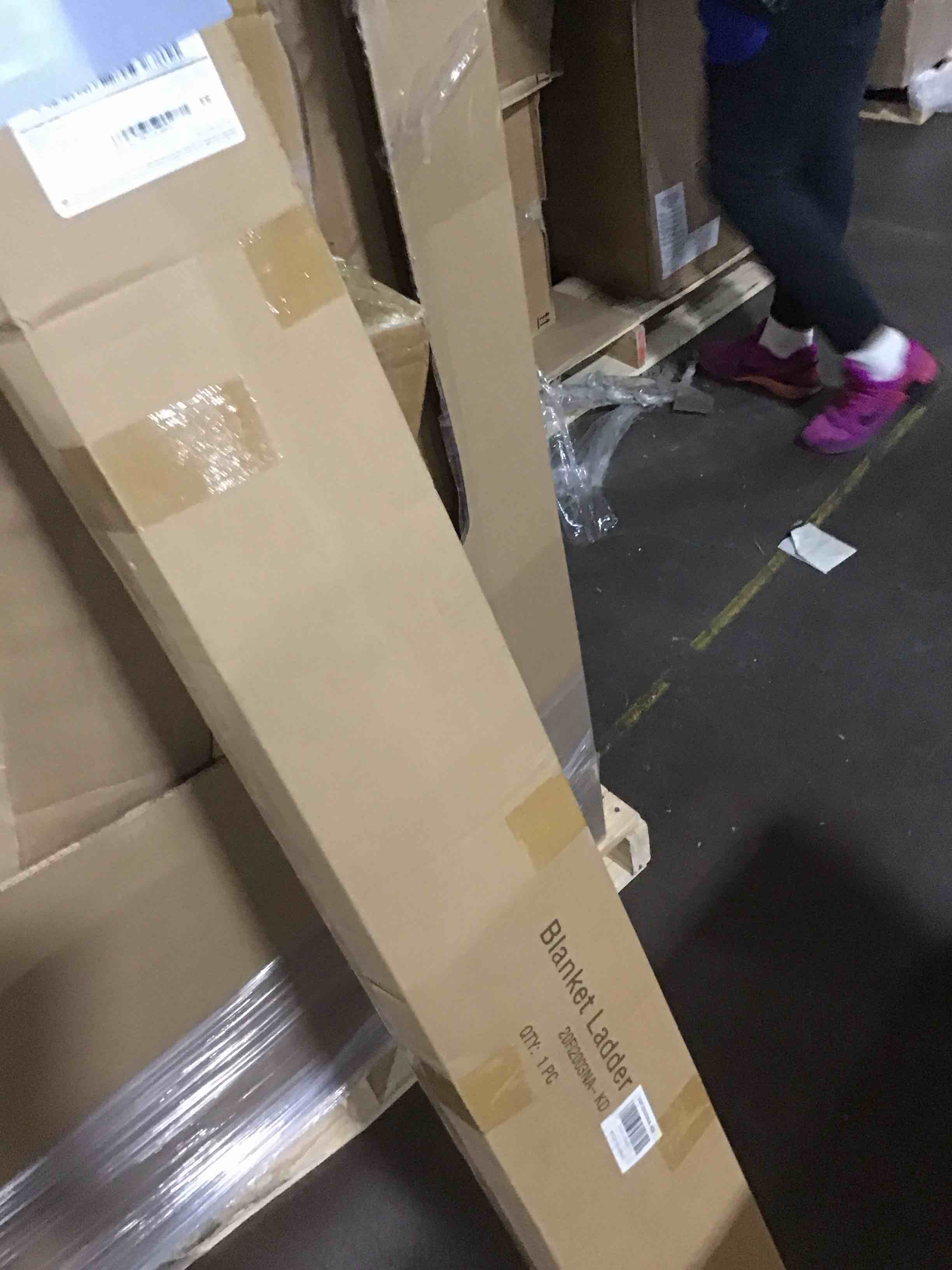 https://s3.amazonaws.com/lotting-images-prod/bidfta/GRA1618091_1732289980349.jpeg