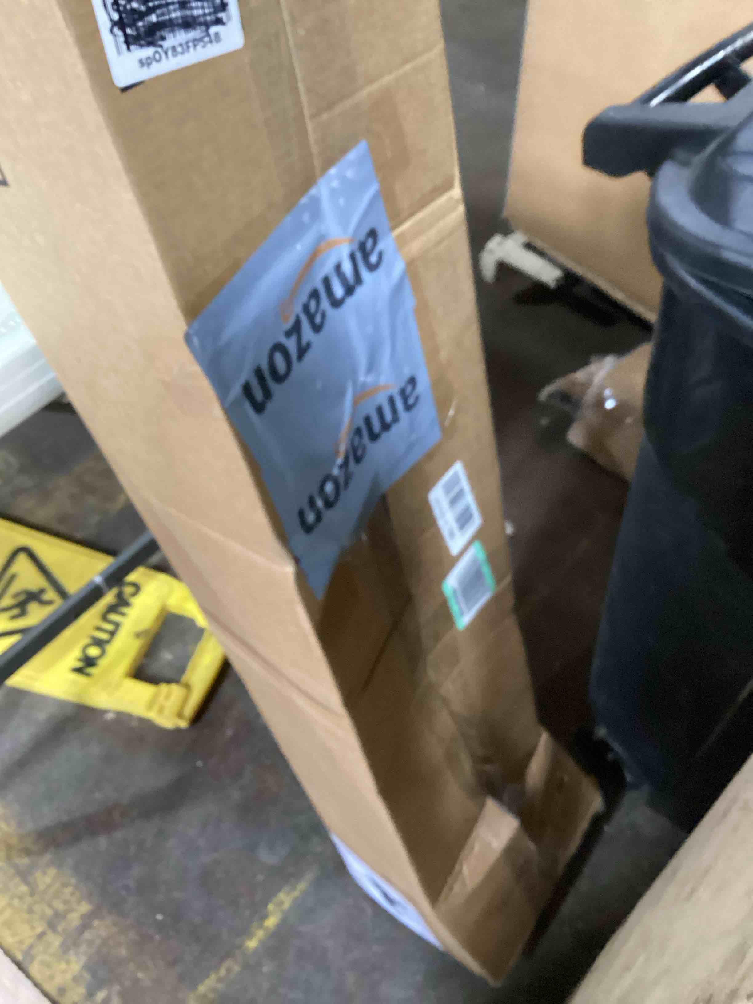 https://s3.amazonaws.com/lotting-images-prod/bidfta/GRA1619389_1732899357054.jpeg