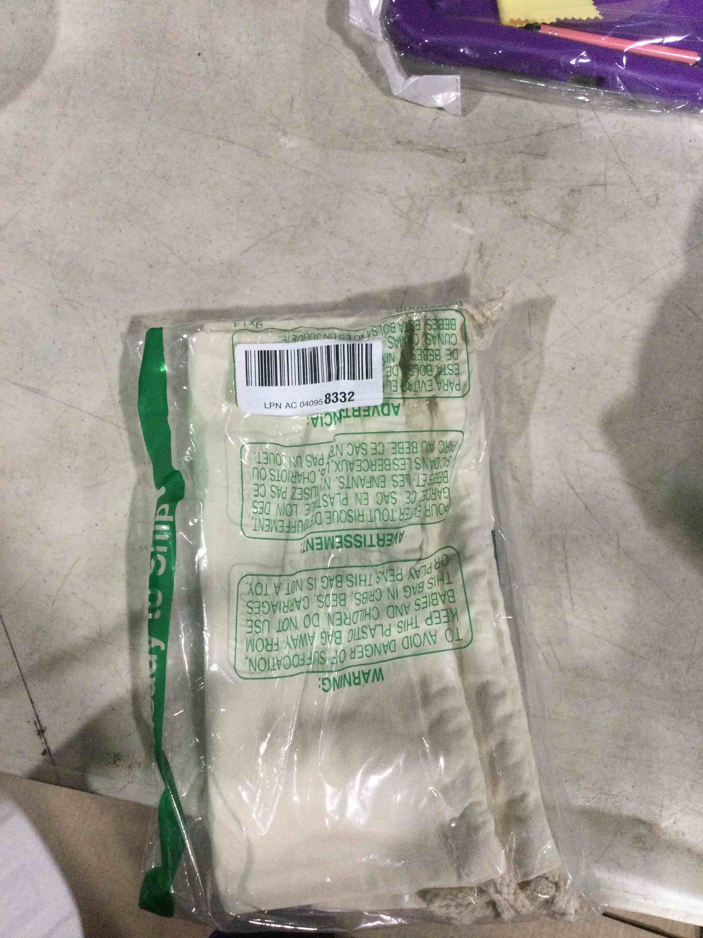 https://s3.amazonaws.com/lotting-images-prod/bidfta/GRA1619852_1733160781235.jpeg
