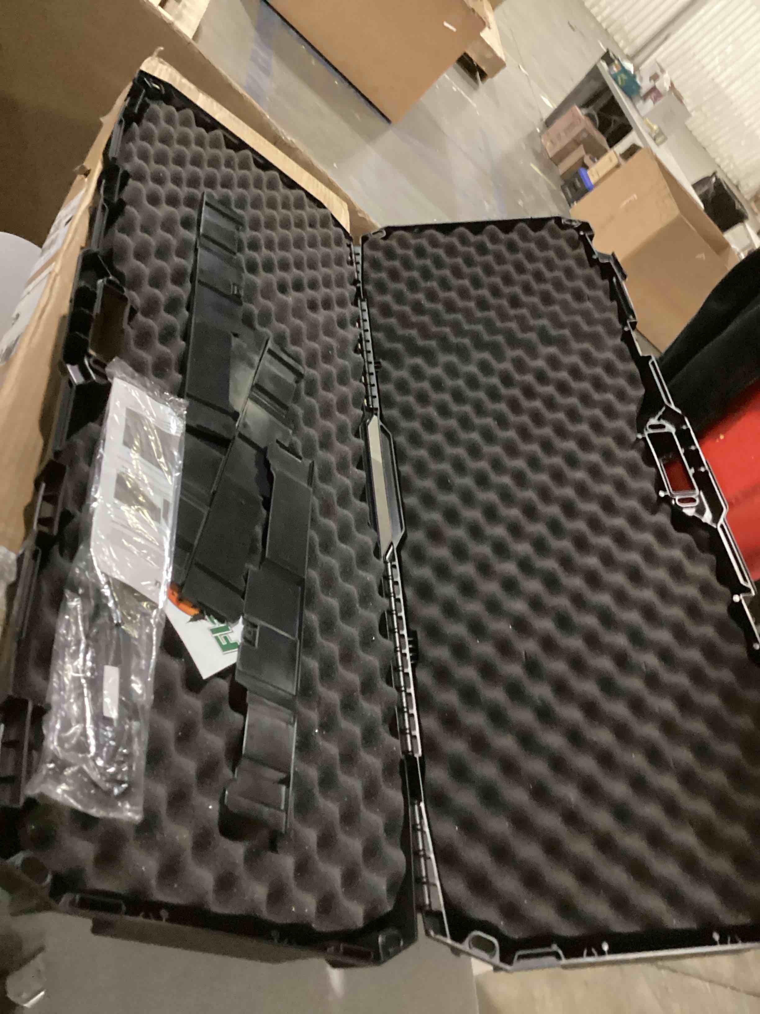 https://s3.amazonaws.com/lotting-images-prod/bidfta/GRA1624353_1743598334356.jpeg