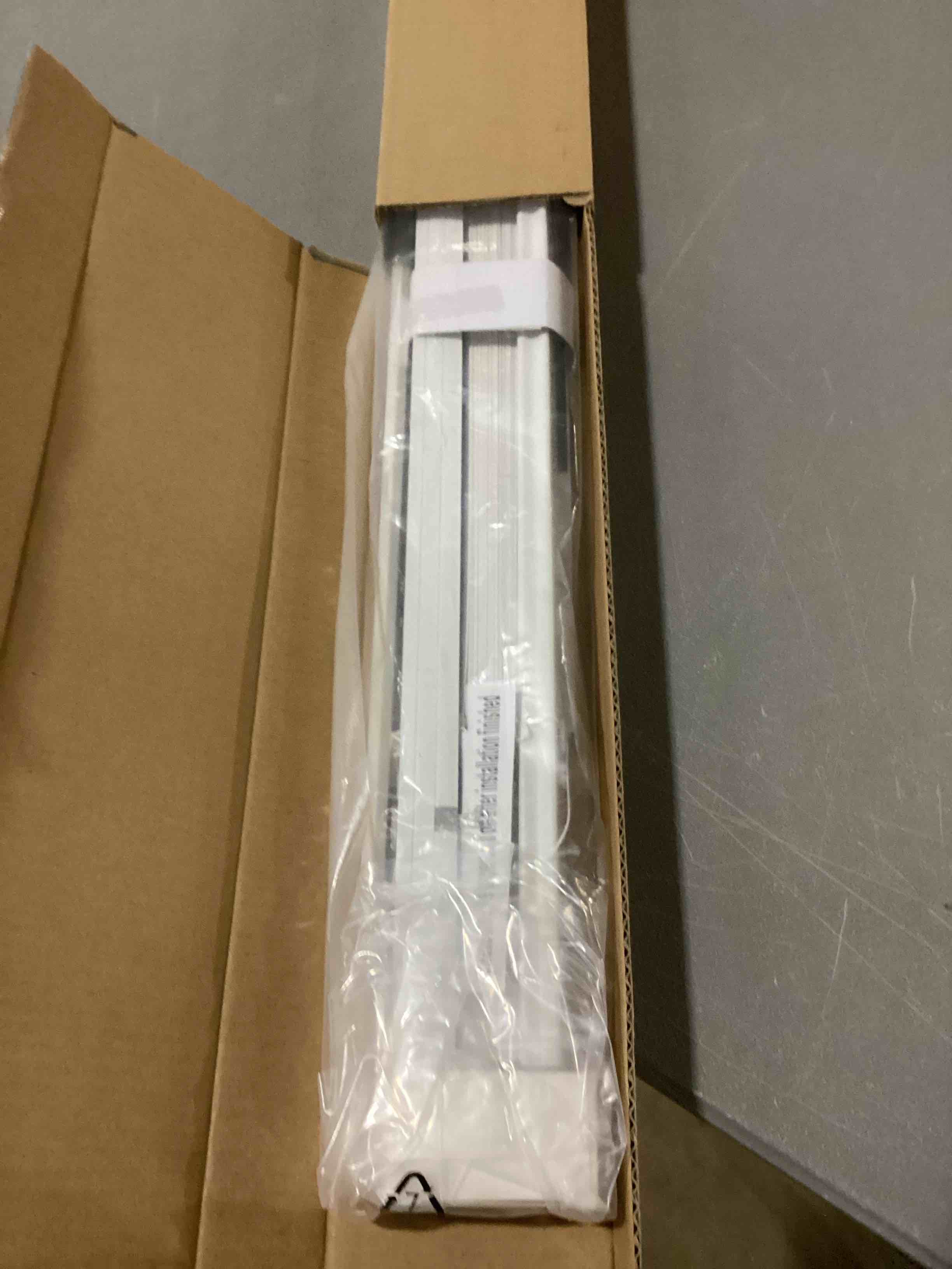 https://s3.amazonaws.com/lotting-images-prod/bidfta/GRA1624354_1743598435747.jpeg