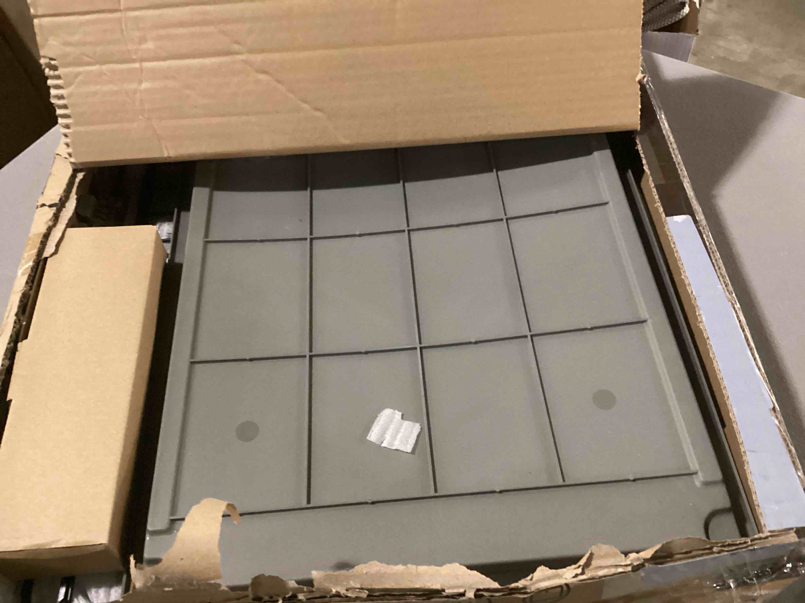 https://s3.amazonaws.com/lotting-images-prod/bidfta/GRA1624674_1743772098112.jpeg