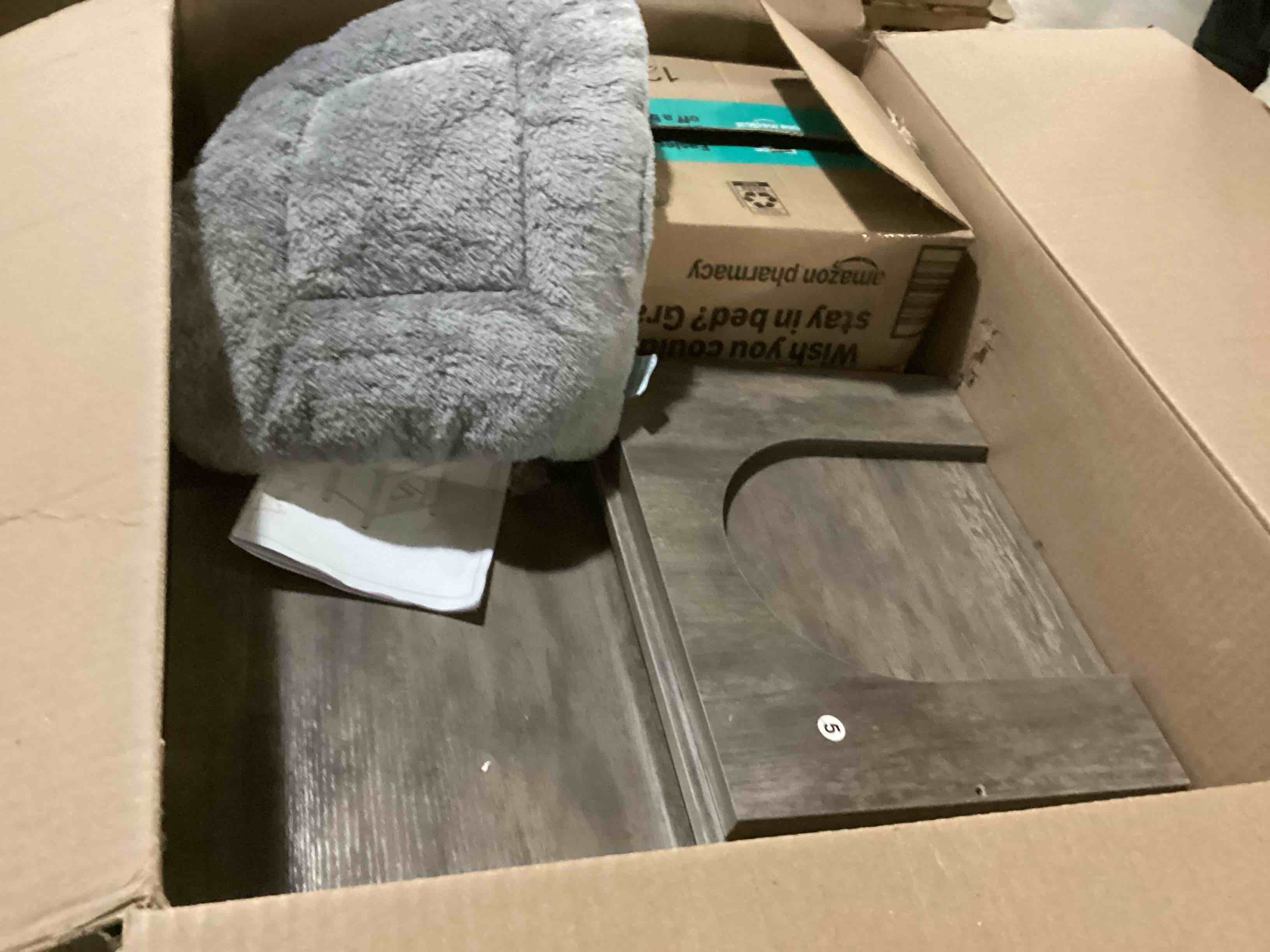https://s3.amazonaws.com/lotting-images-prod/bidfta/GRA1624731_1743782363731.jpeg