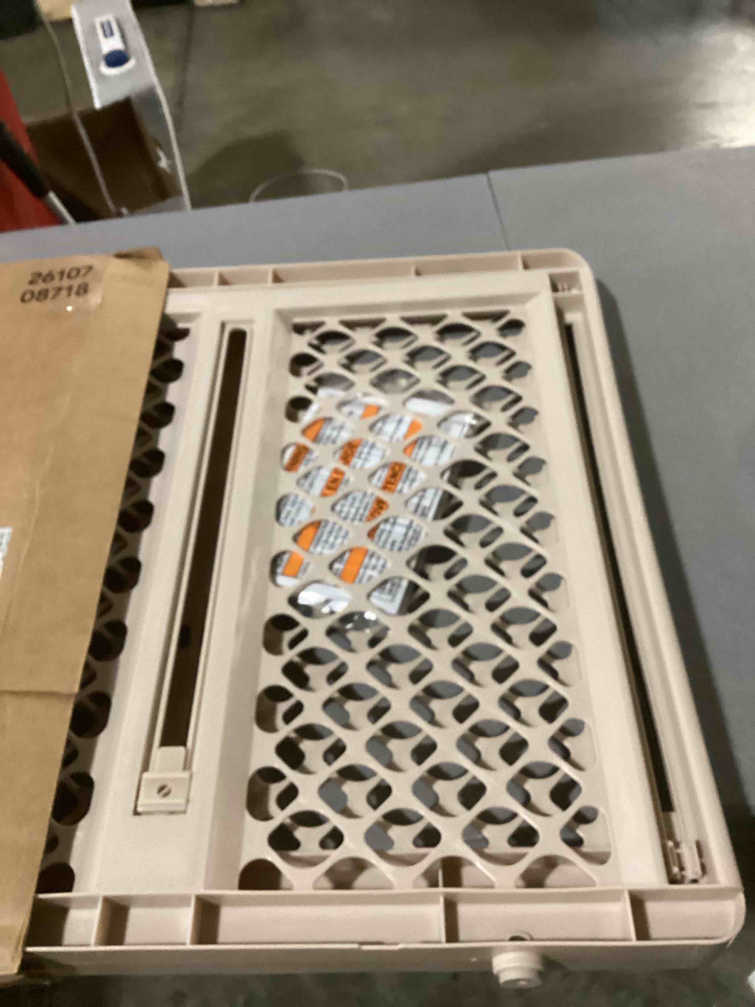 https://s3.amazonaws.com/lotting-images-prod/bidfta/GRA1624830_1744027993766.jpeg