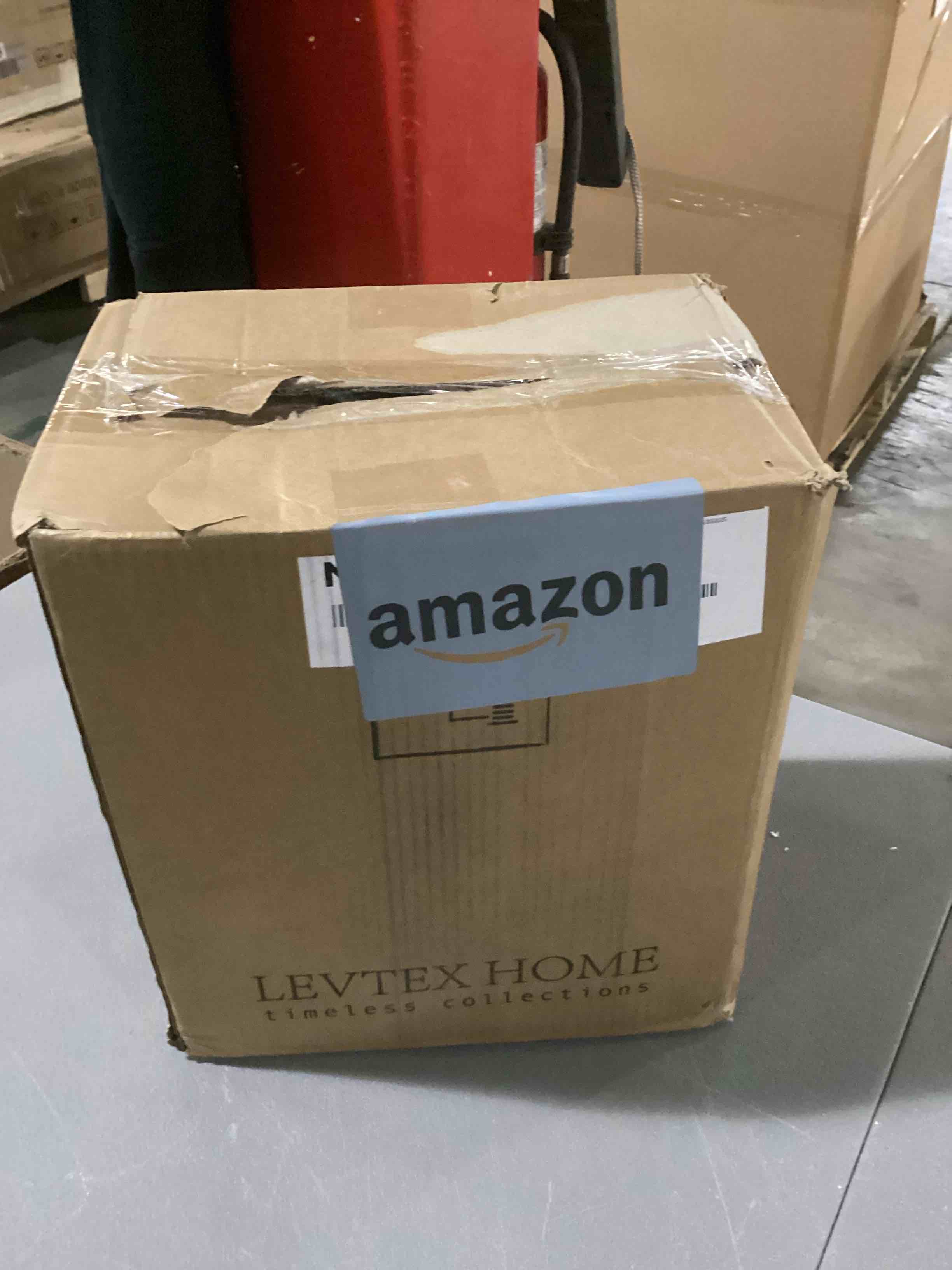 https://s3.amazonaws.com/lotting-images-prod/bidfta/GRA1624952_1744047619343.jpeg