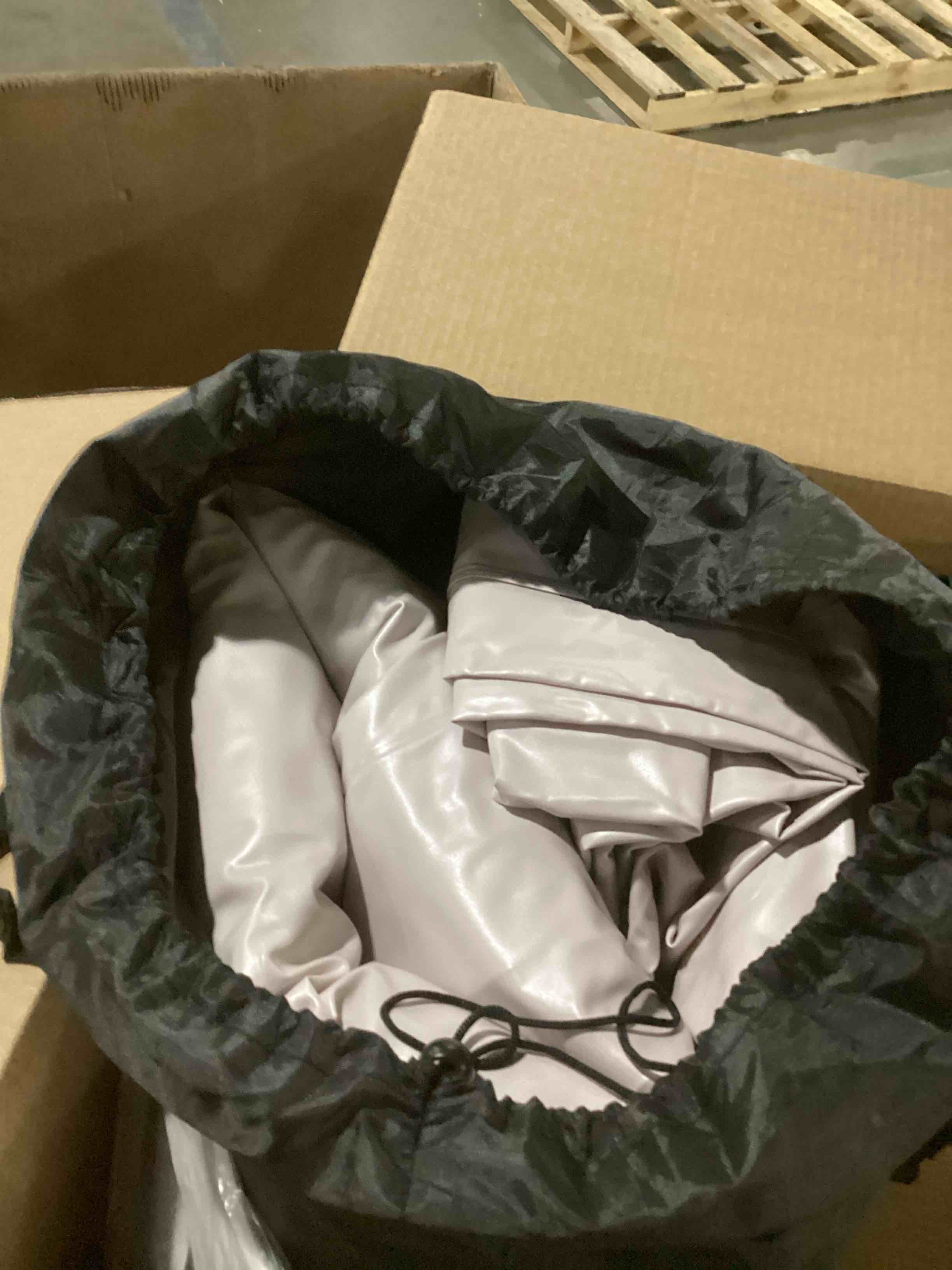https://s3.amazonaws.com/lotting-images-prod/bidfta/GRA1625037_1744117343024.jpeg