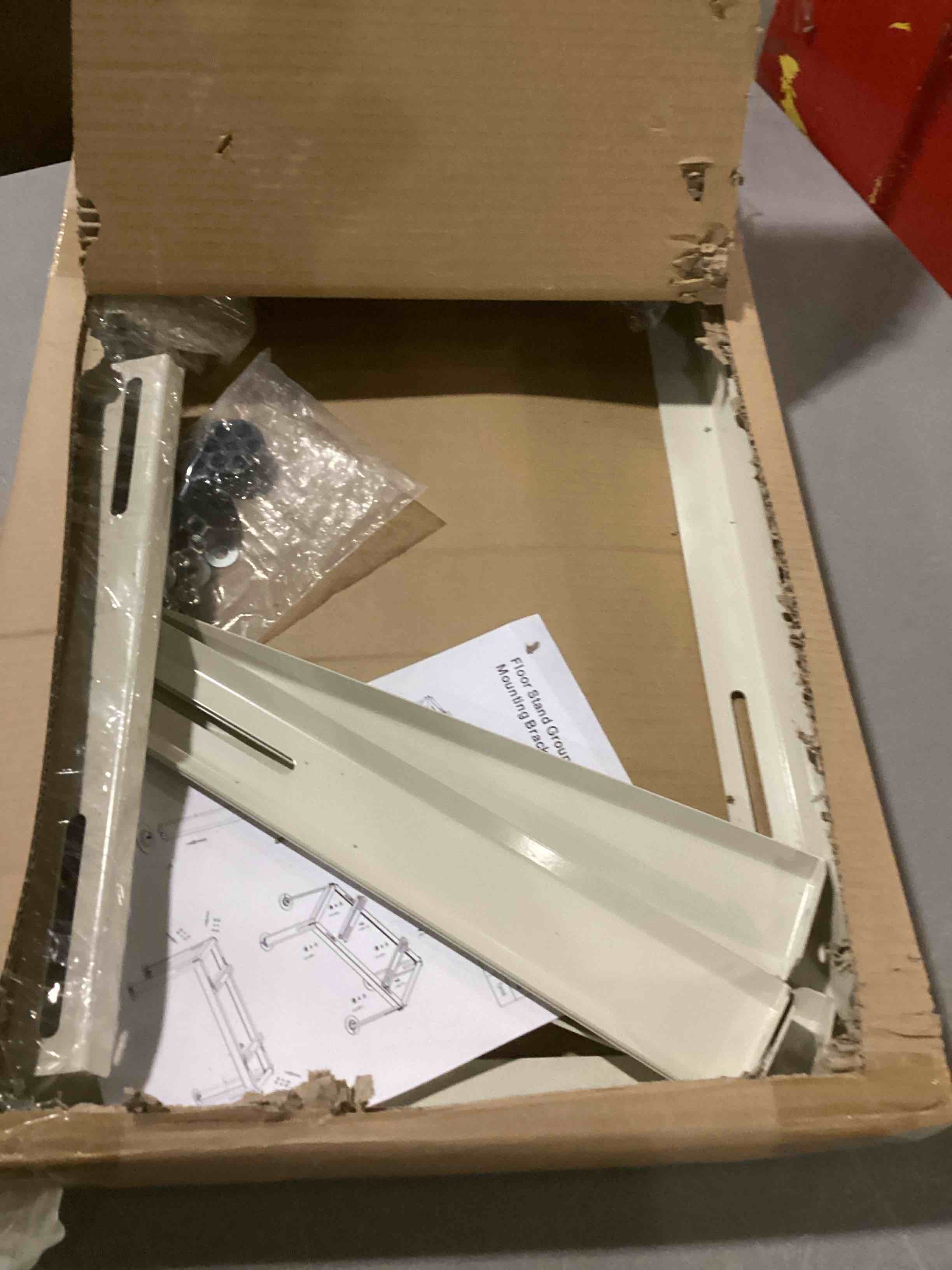 https://s3.amazonaws.com/lotting-images-prod/bidfta/GRA1625737_1744656490281.jpeg