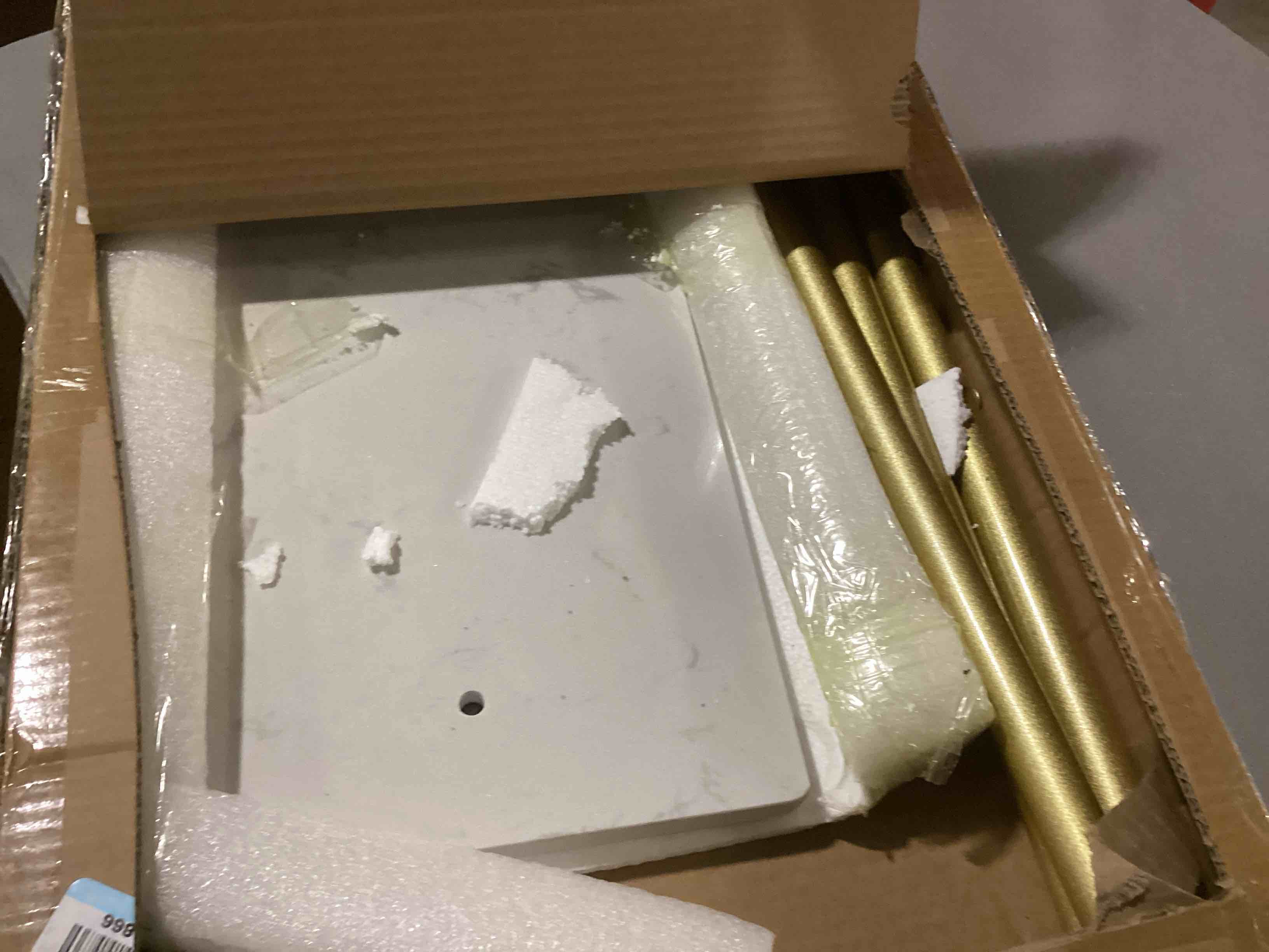 https://s3.amazonaws.com/lotting-images-prod/bidfta/GRA1625767_1744717943606.jpeg