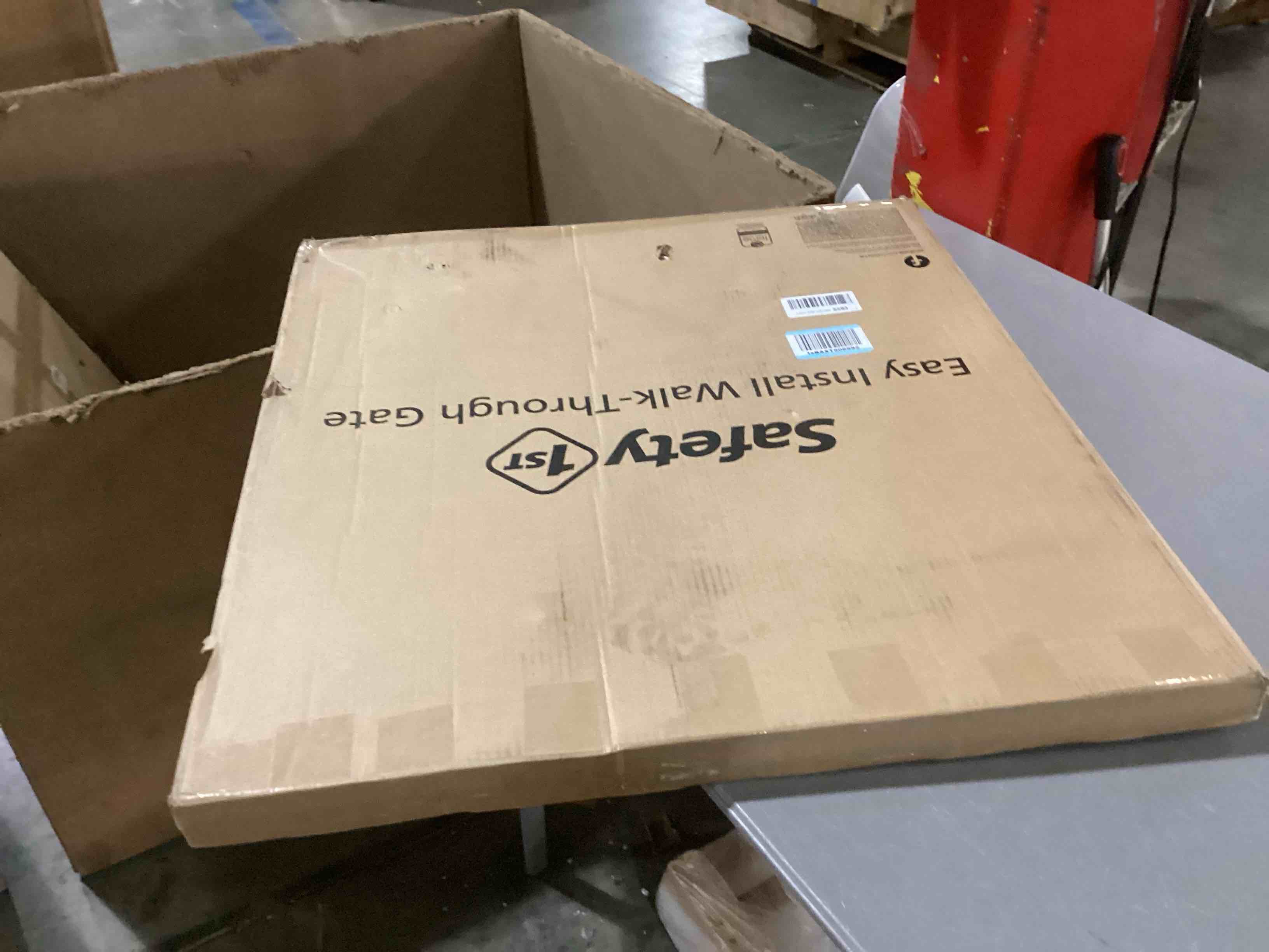 https://s3.amazonaws.com/lotting-images-prod/bidfta/GRA1626351_1745346704243.jpeg