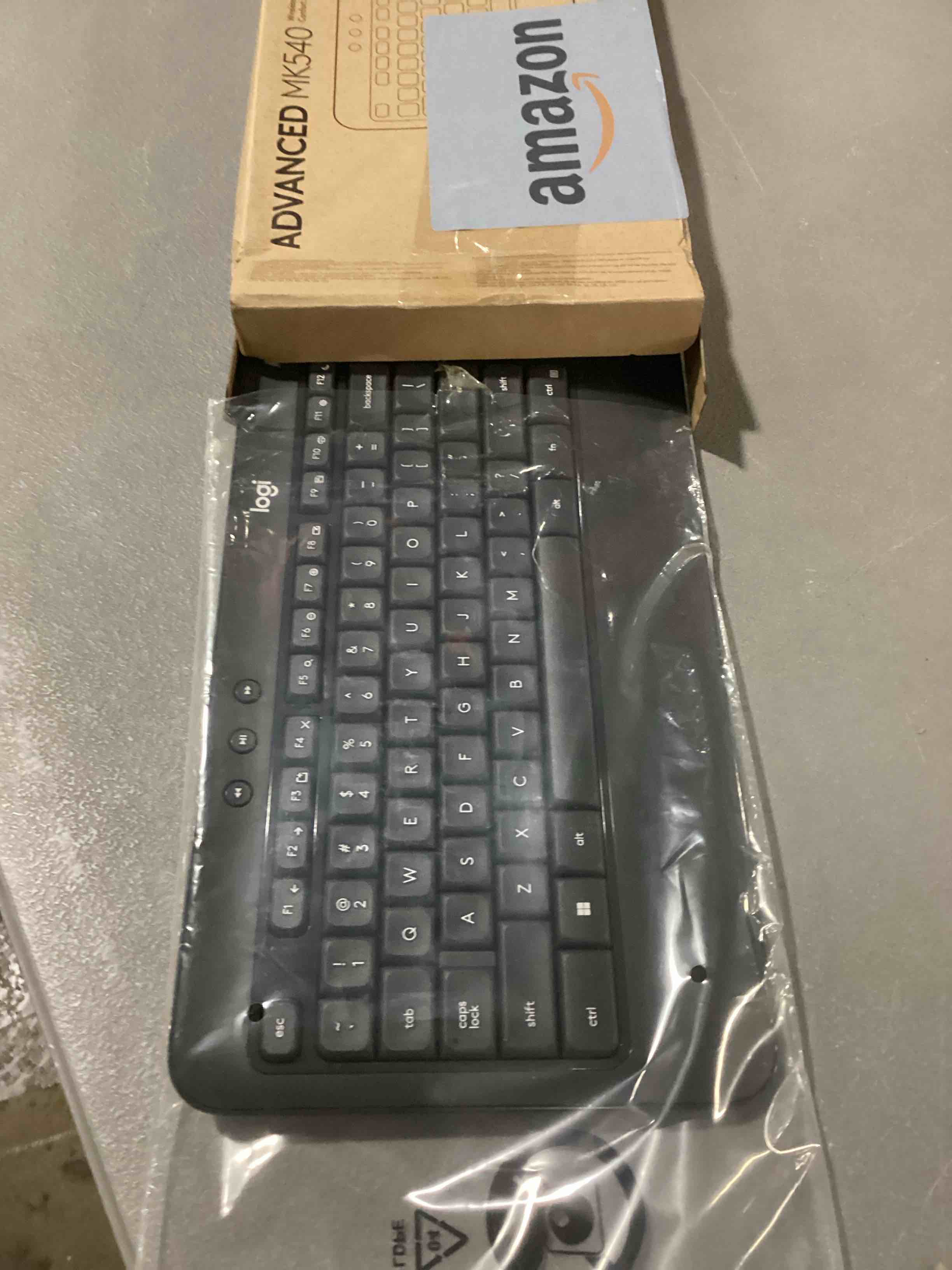 https://s3.amazonaws.com/lotting-images-prod/bidfta/GRA1626772_1745591603039.jpeg